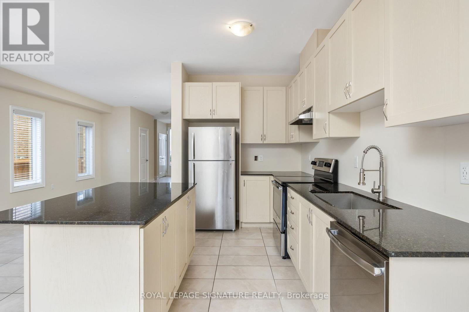 44 Lollard Way, Brampton, Ontario  L6Y 0E4 - Photo 10 - W12200573