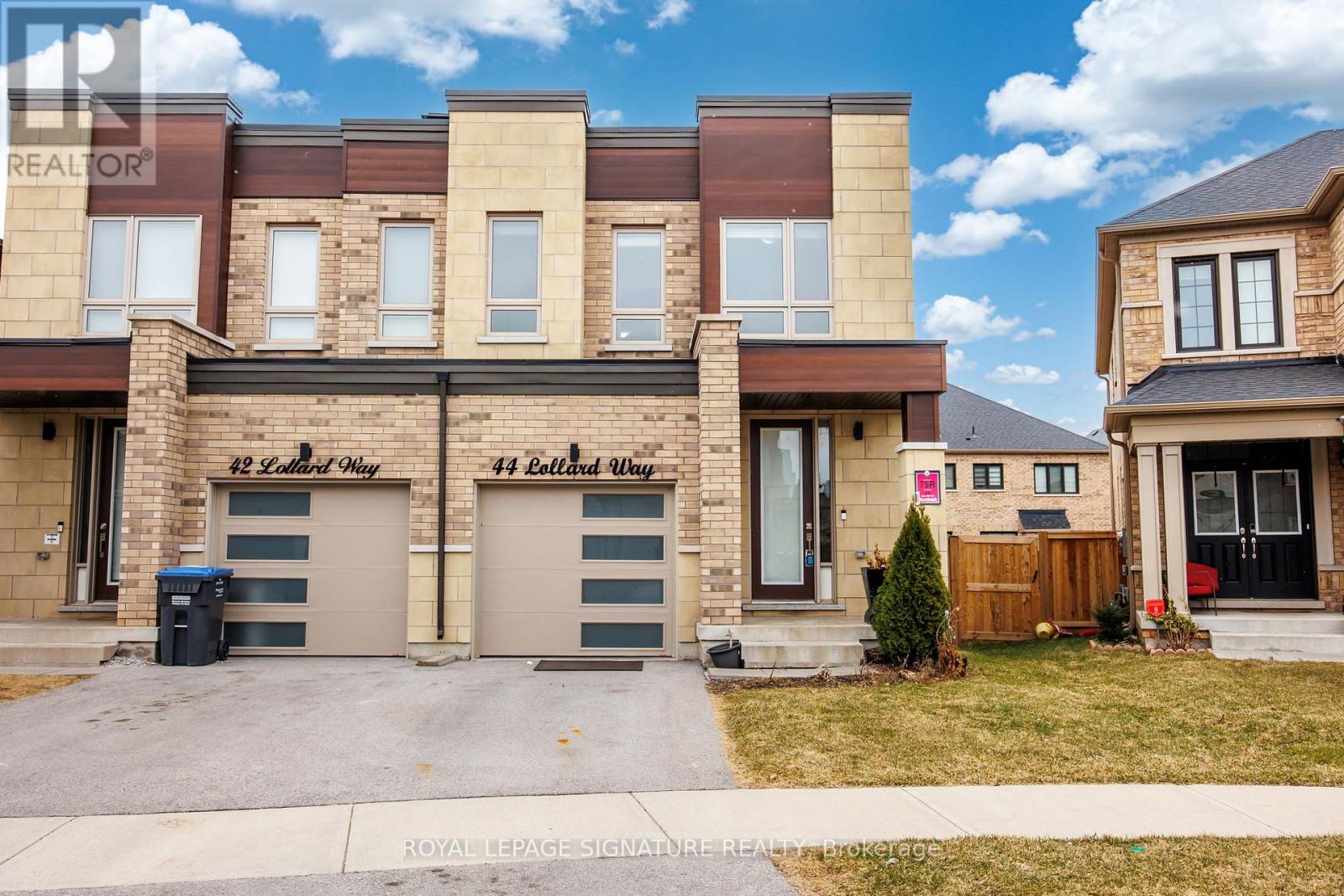 44 Lollard Way, Brampton, Ontario  L6Y 0E4 - Photo 2 - W12200573