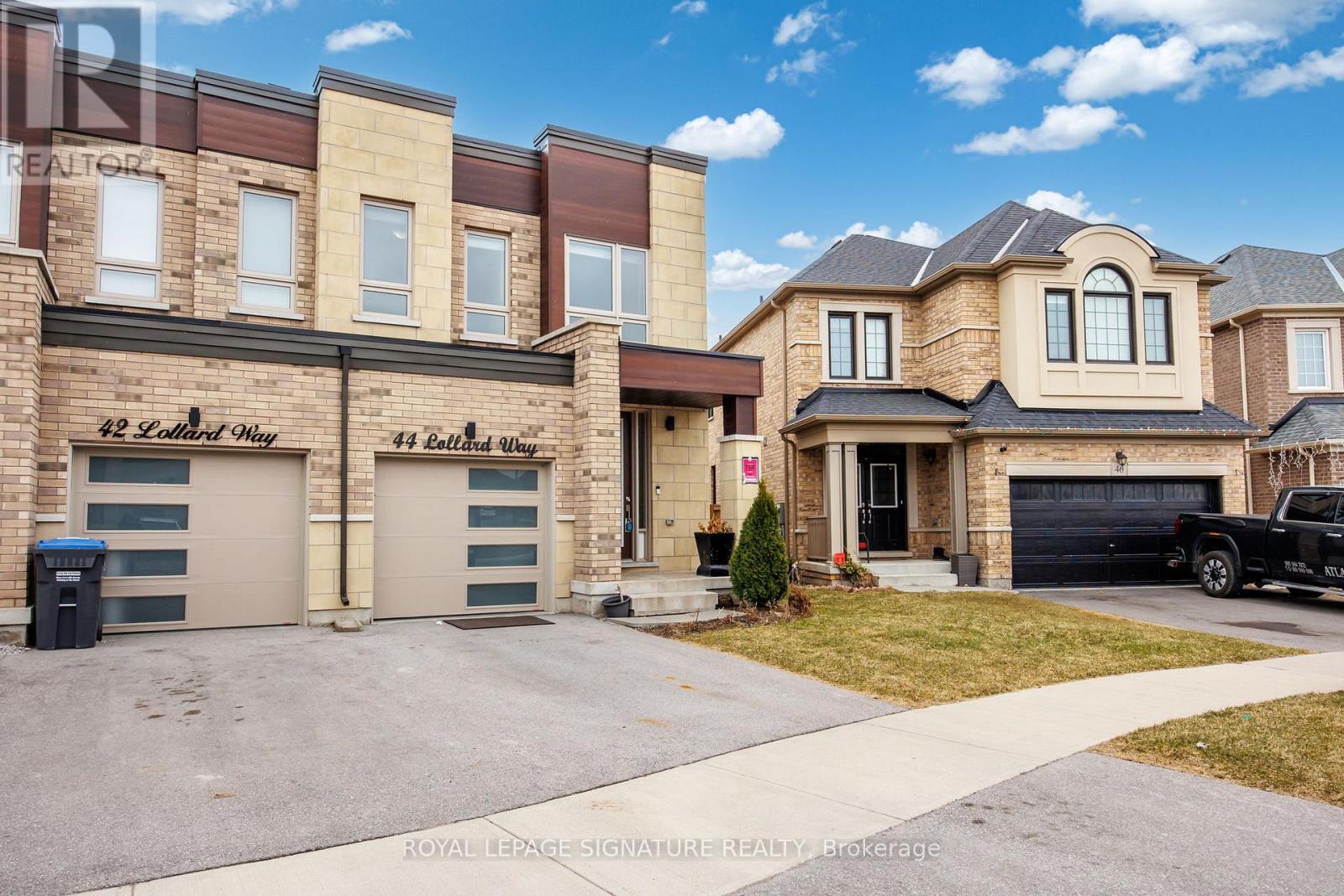 44 Lollard Way, Brampton, Ontario  L6Y 0E4 - Photo 4 - W12200573