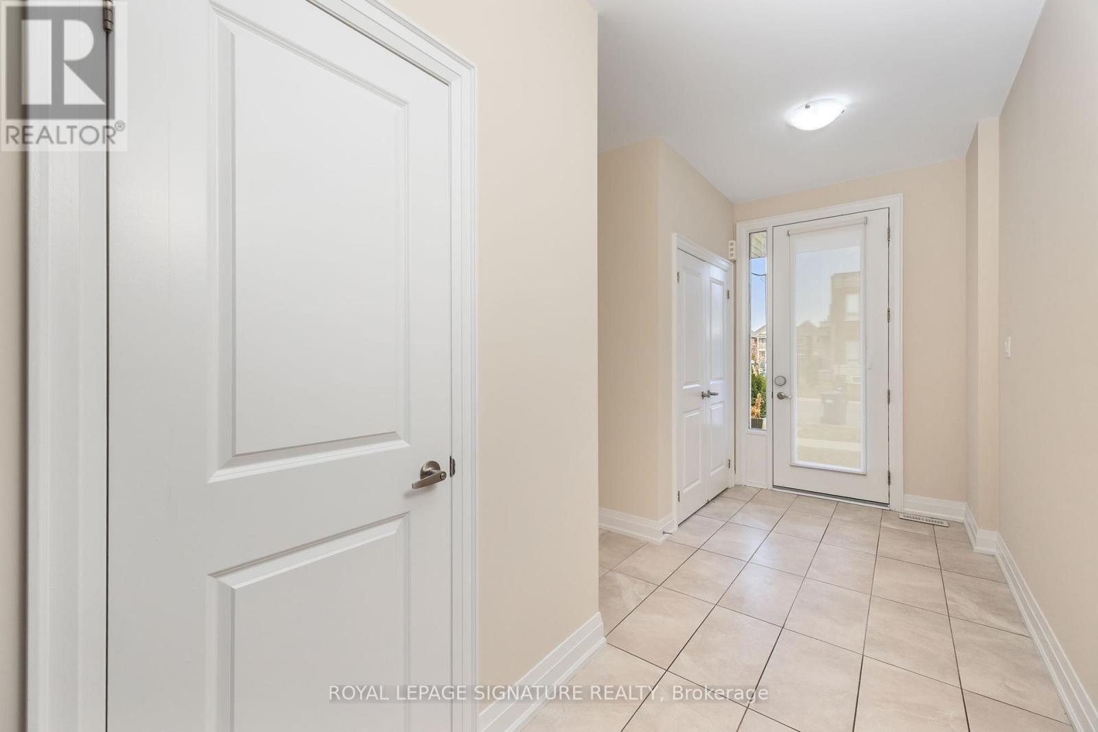 44 Lollard Way, Brampton, Ontario  L6Y 0E4 - Photo 5 - W12200573