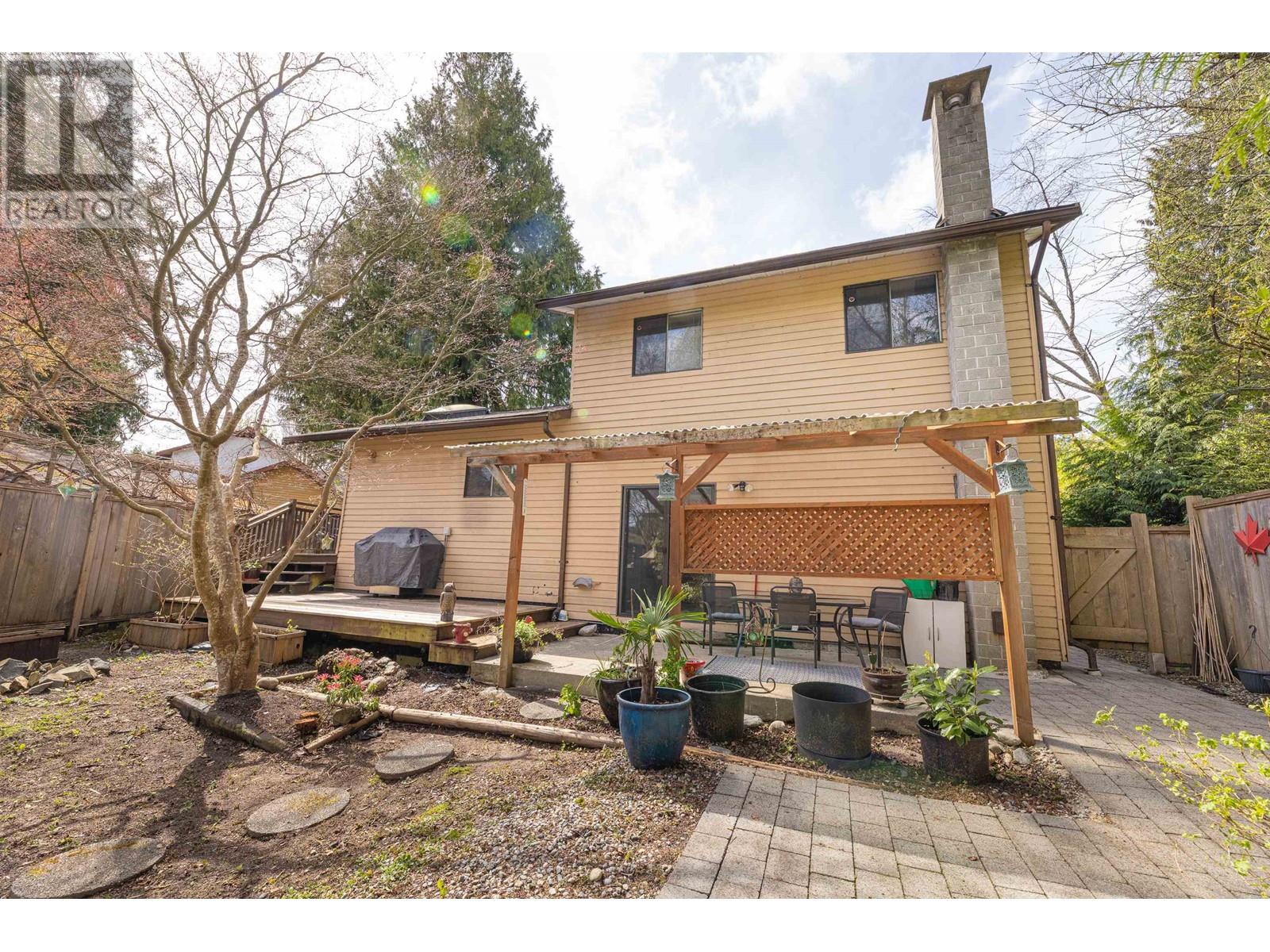 729 Maplewood Lane, Gibsons, British Columbia  V0N 1V8 - Photo 13 - R2990275