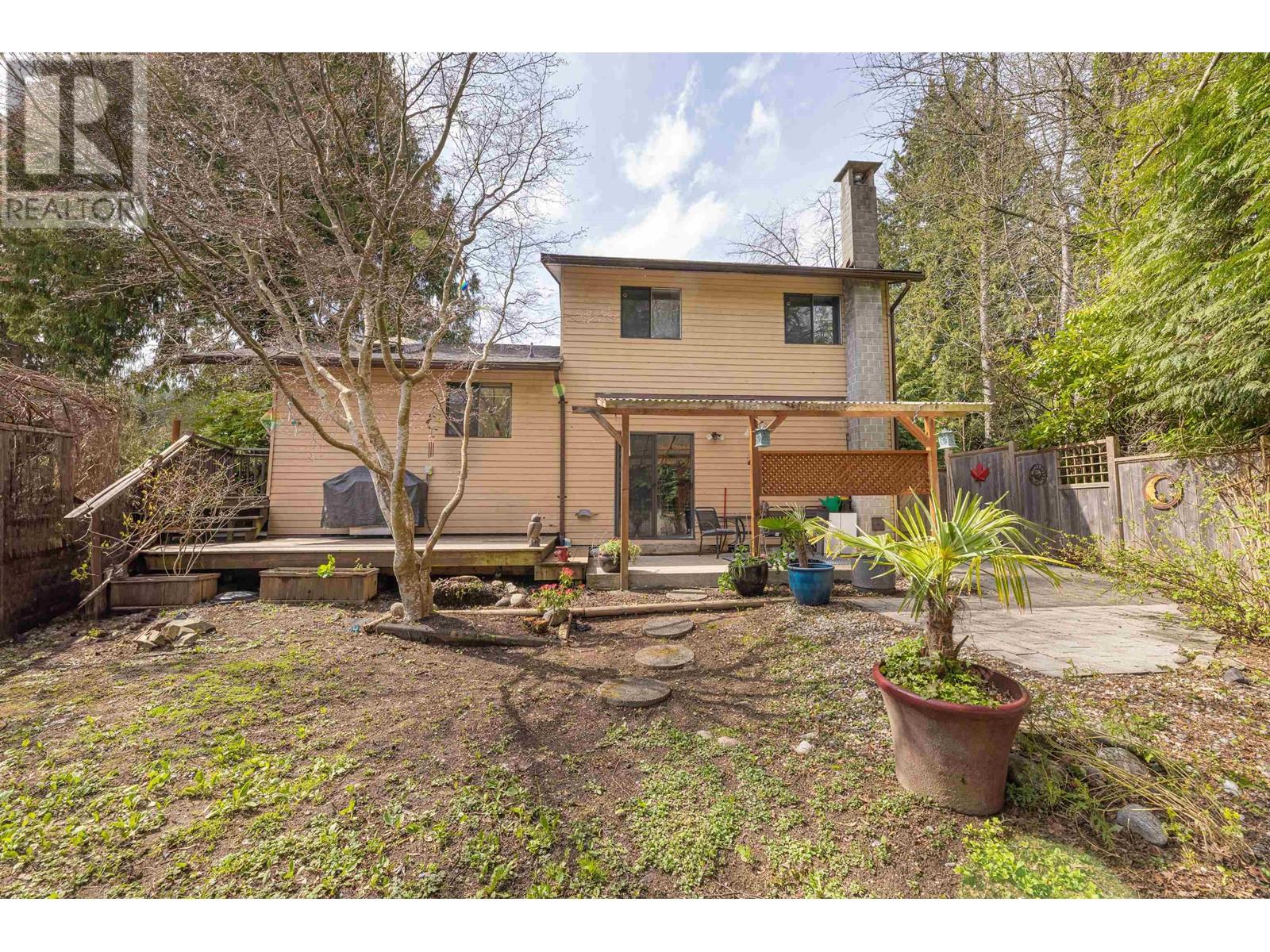 Property at 729 MAPLEWOOD LANE image 5