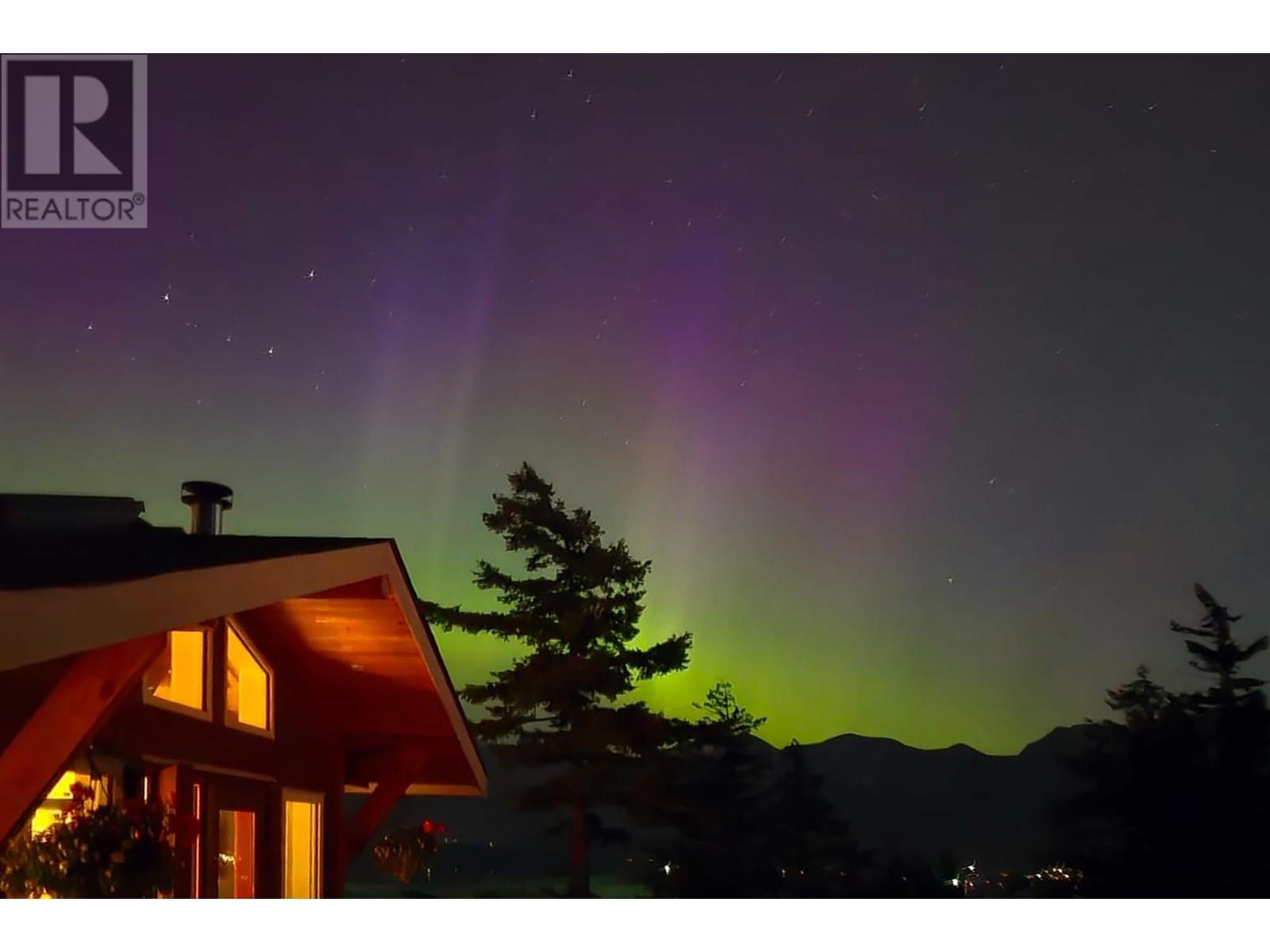 845 Valhalla Place, Bowen Island, British Columbia  V0N 1G1 - Photo 1 - R2944252