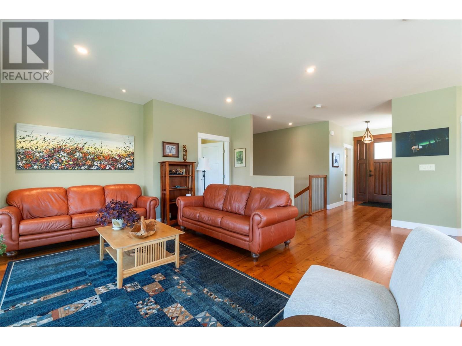 Property at 4230 20 Street NE image 4