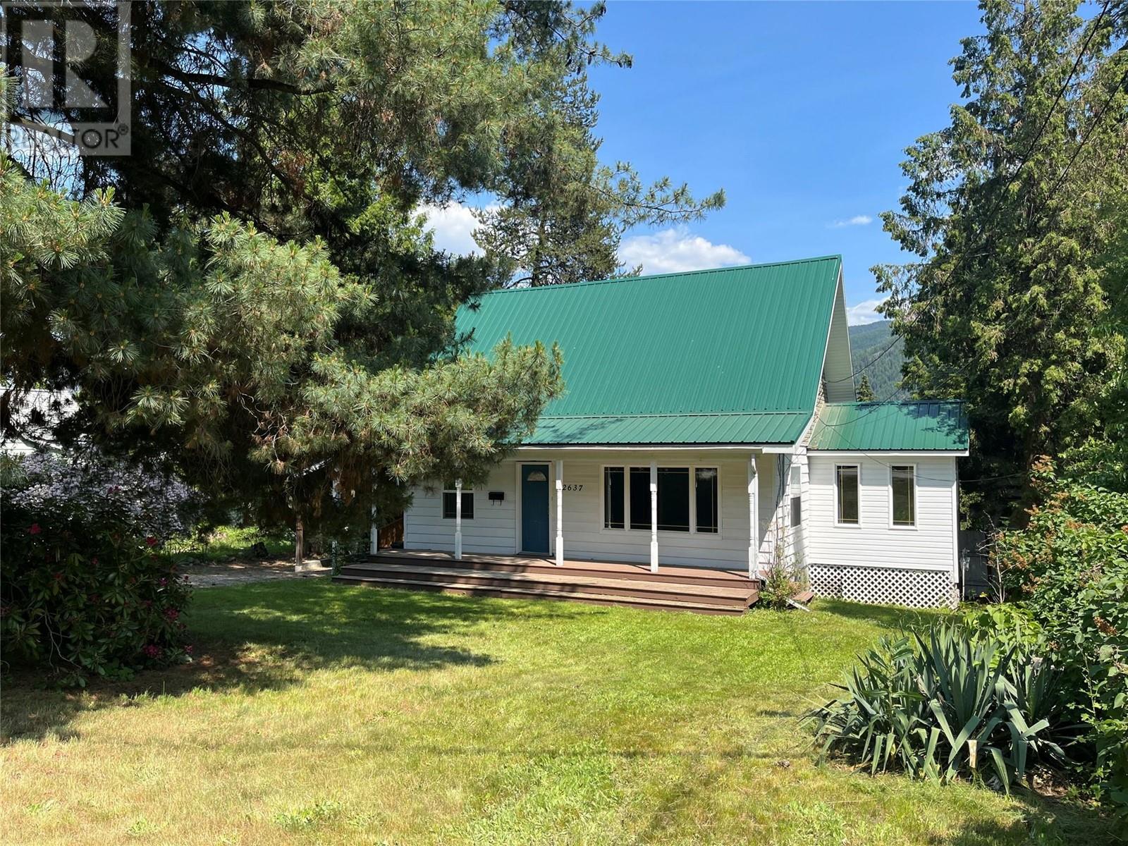 2637 10th Avenue, Castlegar, British Columbia