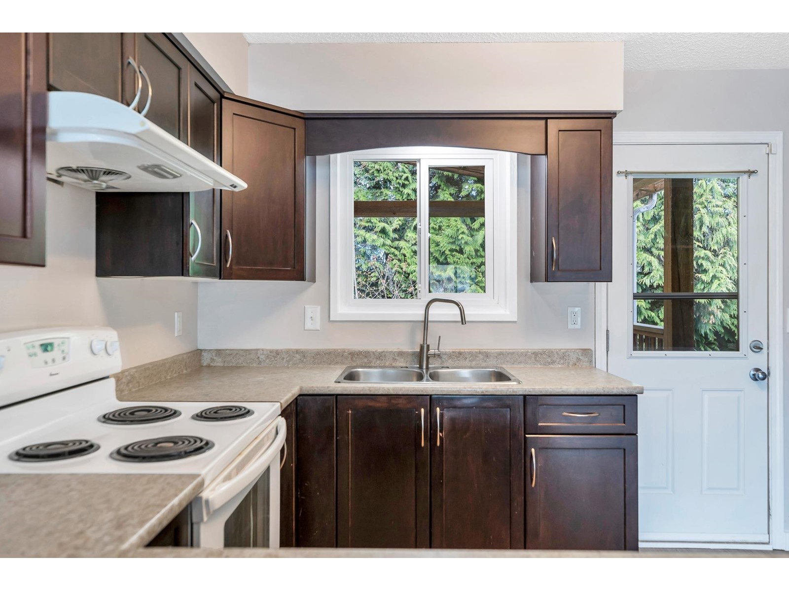 45415 Mcintosh Drive, Chilliwack Proper South, Chilliwack, British Columbia  V2P 6V4 - Photo 14 - R3012027