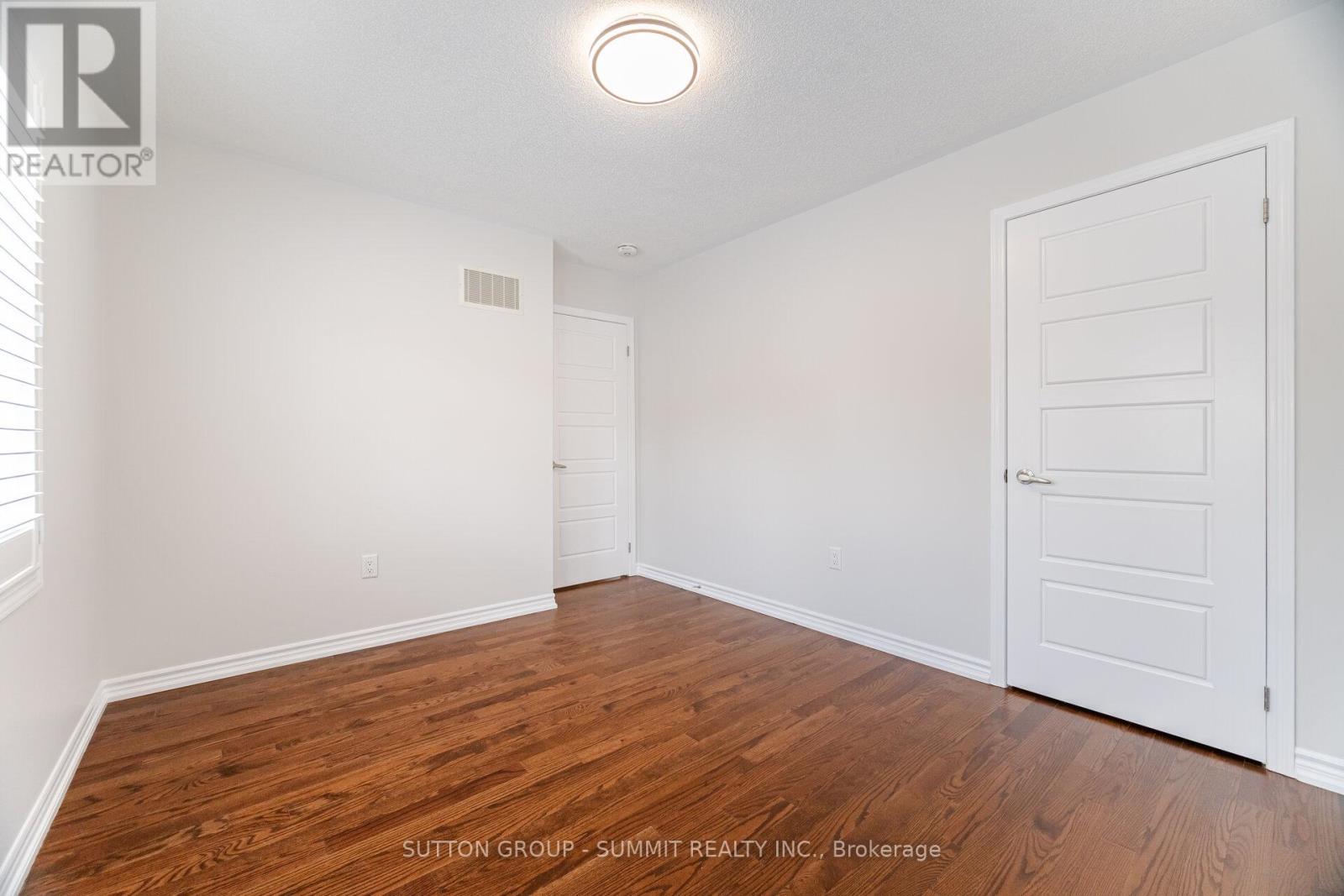642 Laking Terrace, Milton, Ontario  L9T 9J4 - Photo 32 - W12171484