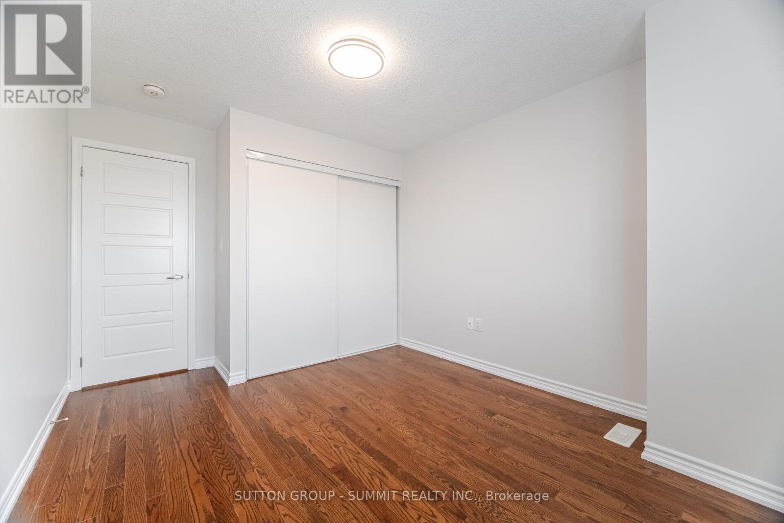 642 Laking Terrace, Milton, Ontario  L9T 9J4 - Photo 29 - W12171484