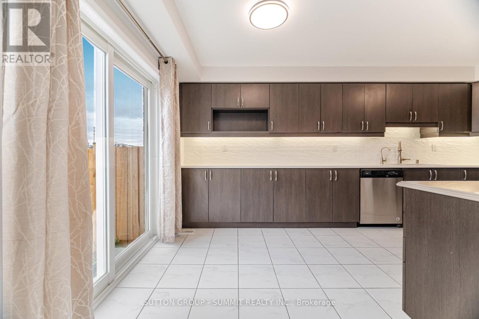 642 Laking Terrace, Milton, Ontario  L9T 9J4 - Photo 16 - W12171484