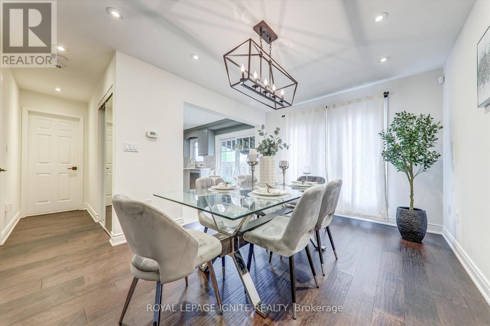 7226 Torrisdale Lane, Mississauga, Ontario  L5N 7Y8 - Photo 12 - W12197040