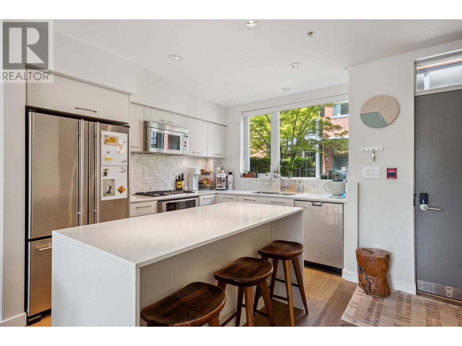 207 1961 Collingwood Street, Vancouver, British Columbia  V6R 3K6 - Photo 11 - R3012095