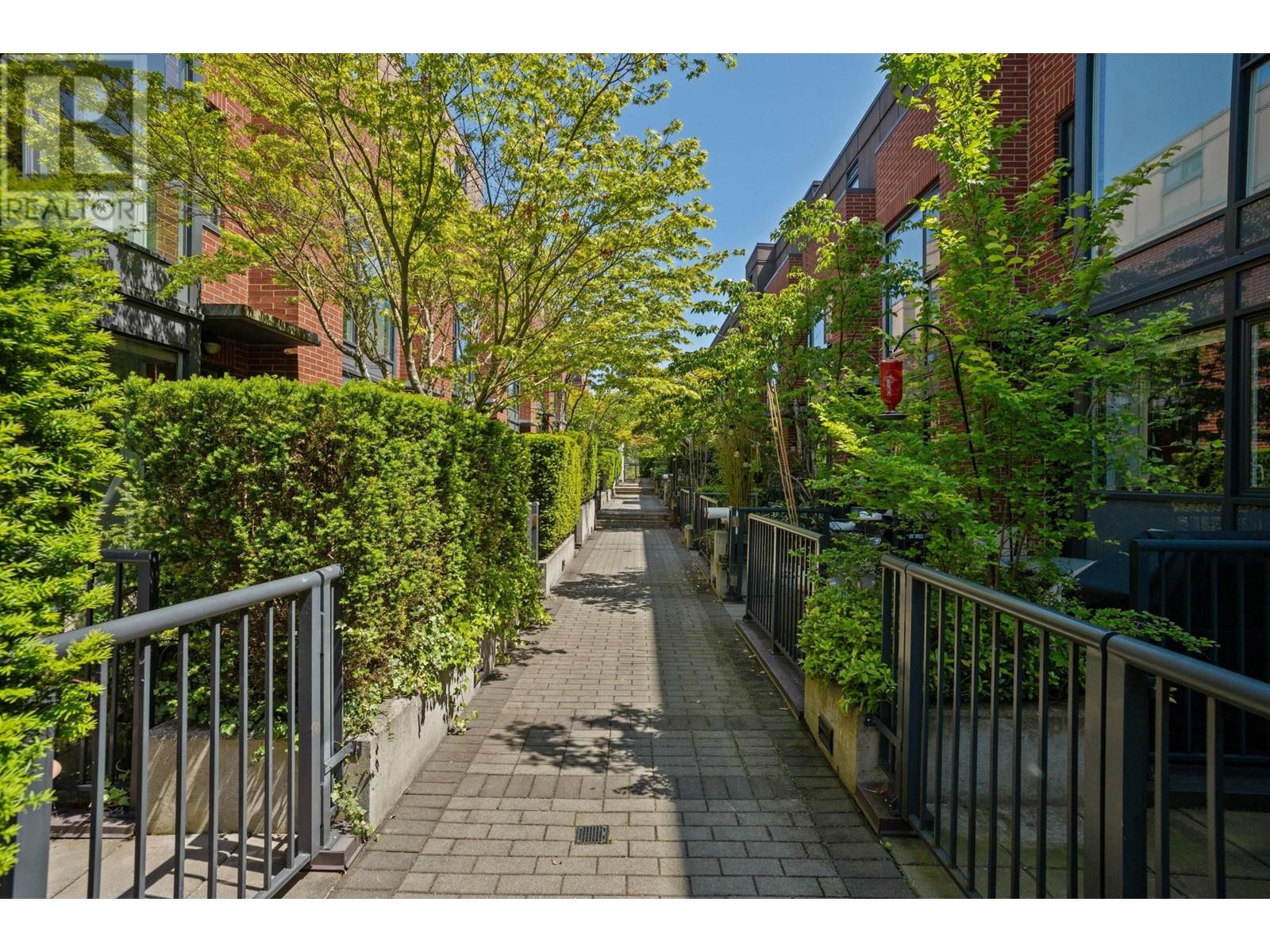 207 1961 Collingwood Street, Vancouver, British Columbia  V6R 3K6 - Photo 25 - R3012095