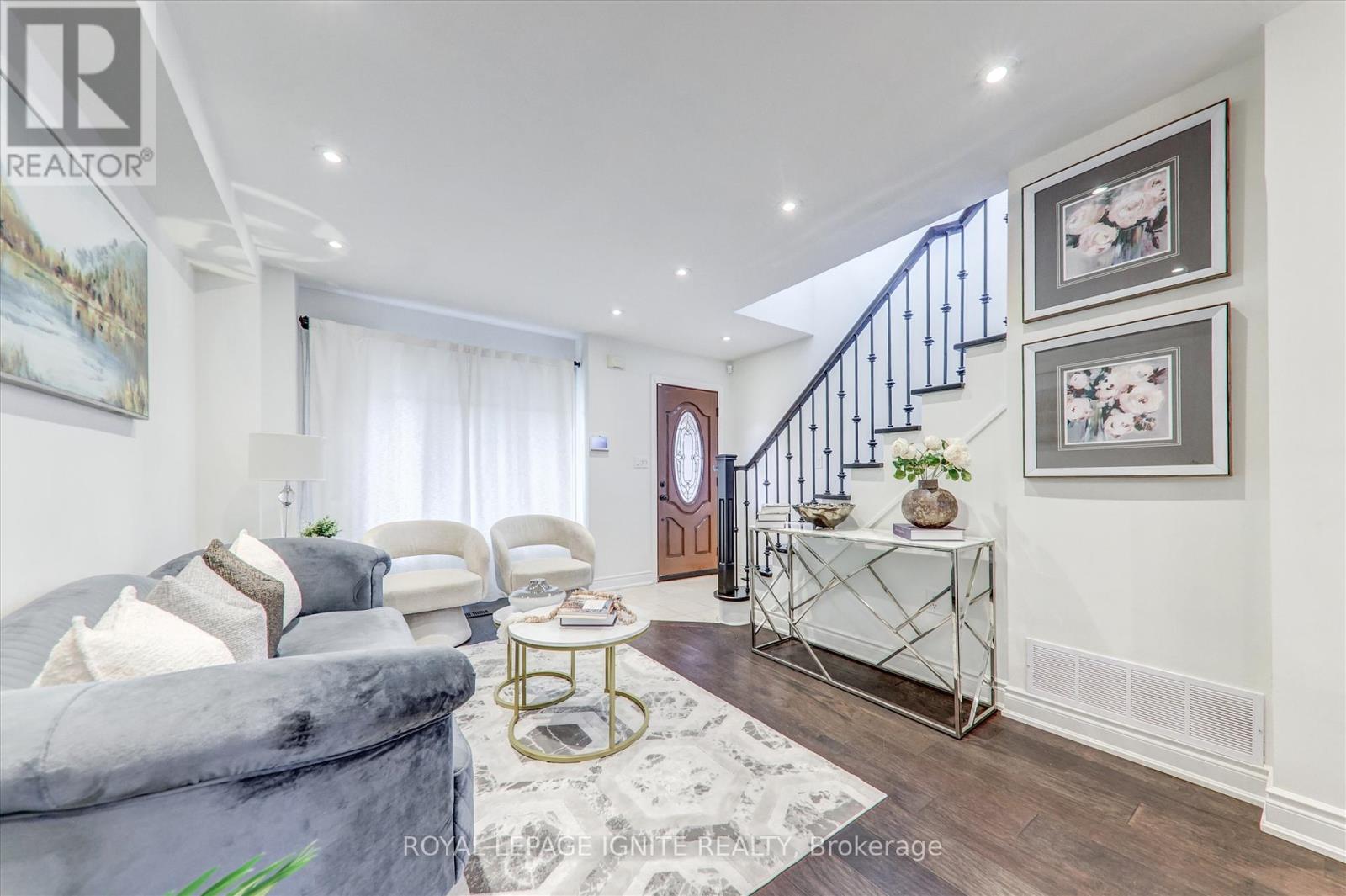 7226 Torrisdale Lane, Mississauga, Ontario  L5N 7Y8 - Photo 10 - W12197040