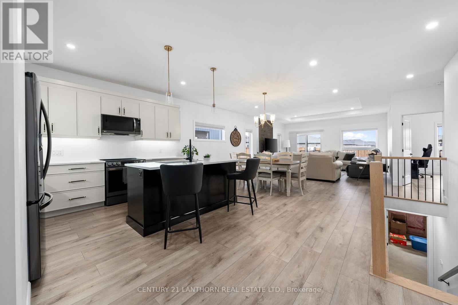 Property at 62 HASTINGS PARK DRIVE image 4