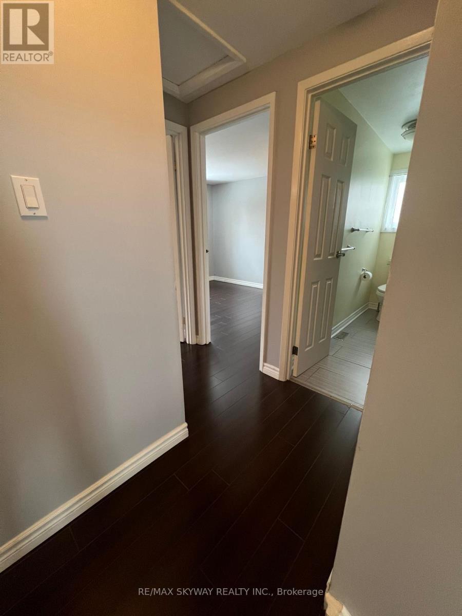 18 Matthew Court, Kitchener, Ontario  N2B 1W6 - Photo 5 - X12190548