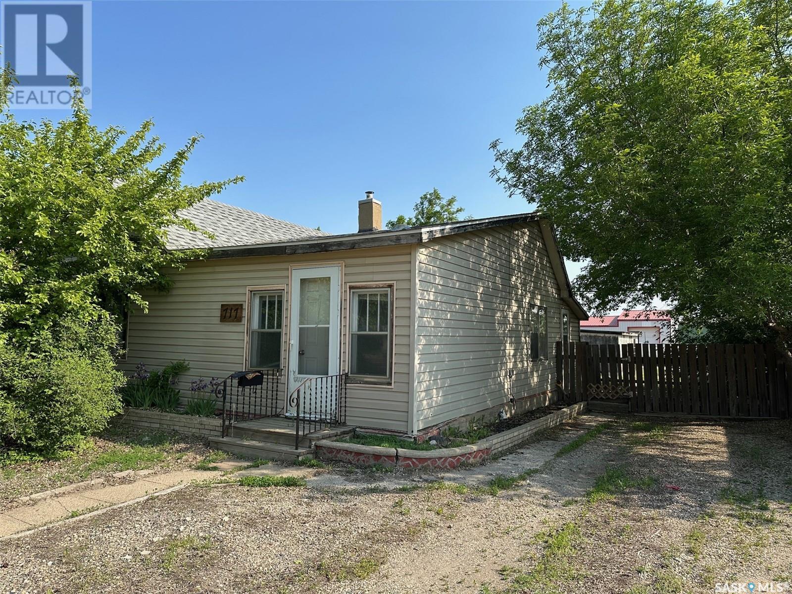 717 4th STREET, estevan, Saskatchewan
