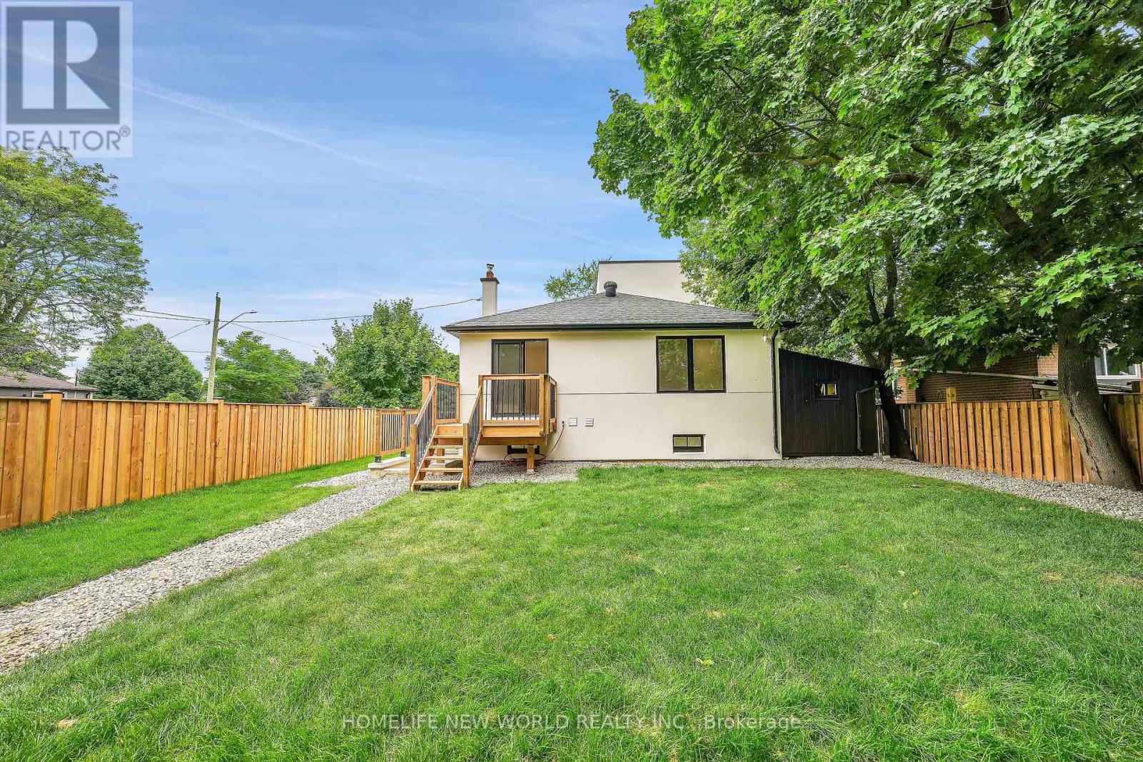105 Murray Drive, Aurora (Aurora Highlands), Ontario  L4G 2C4 - Photo 41 - N12200591