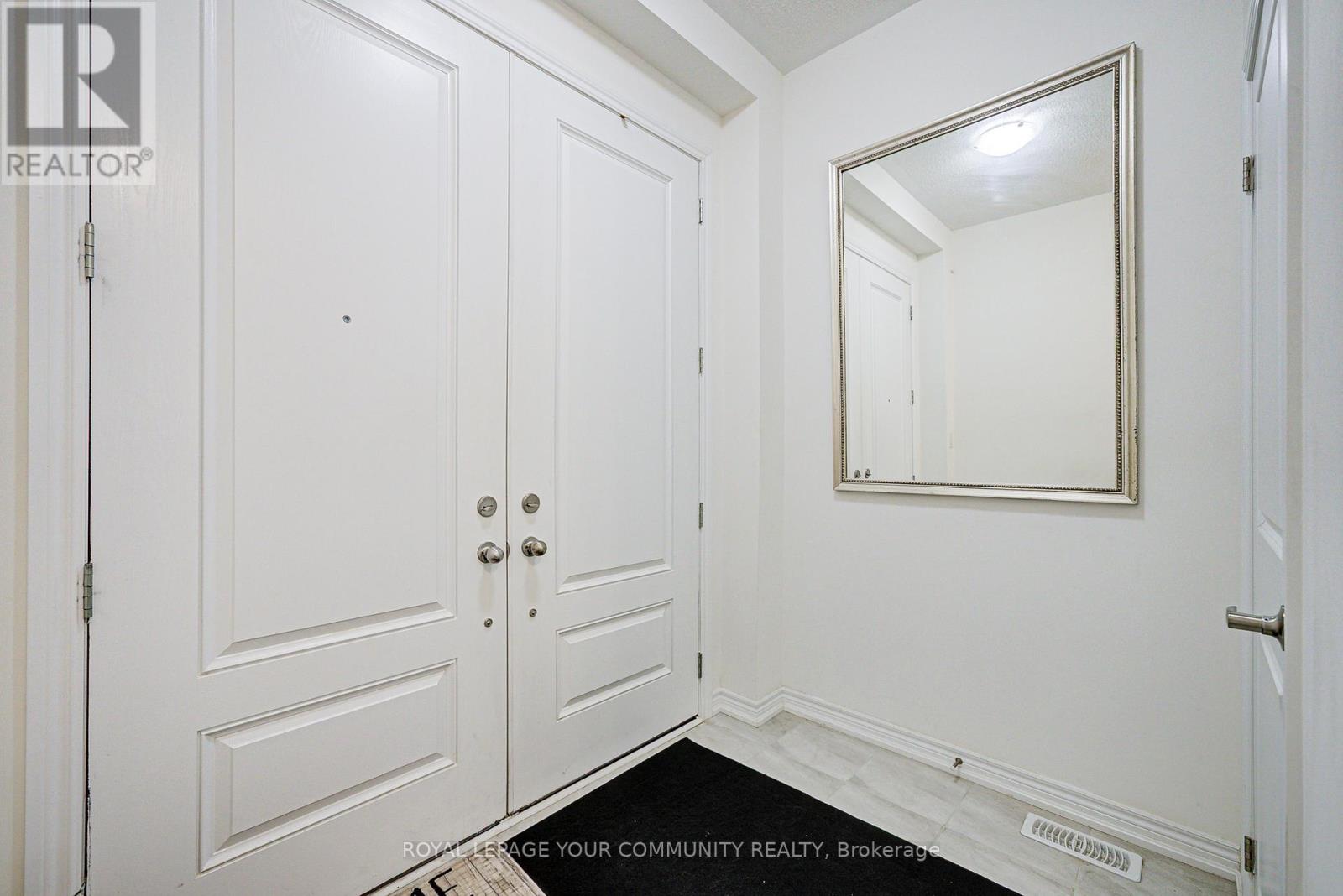 16 Angelfish Road, Brampton, Ontario  L7A 5C5 - Photo 8 - W12200607