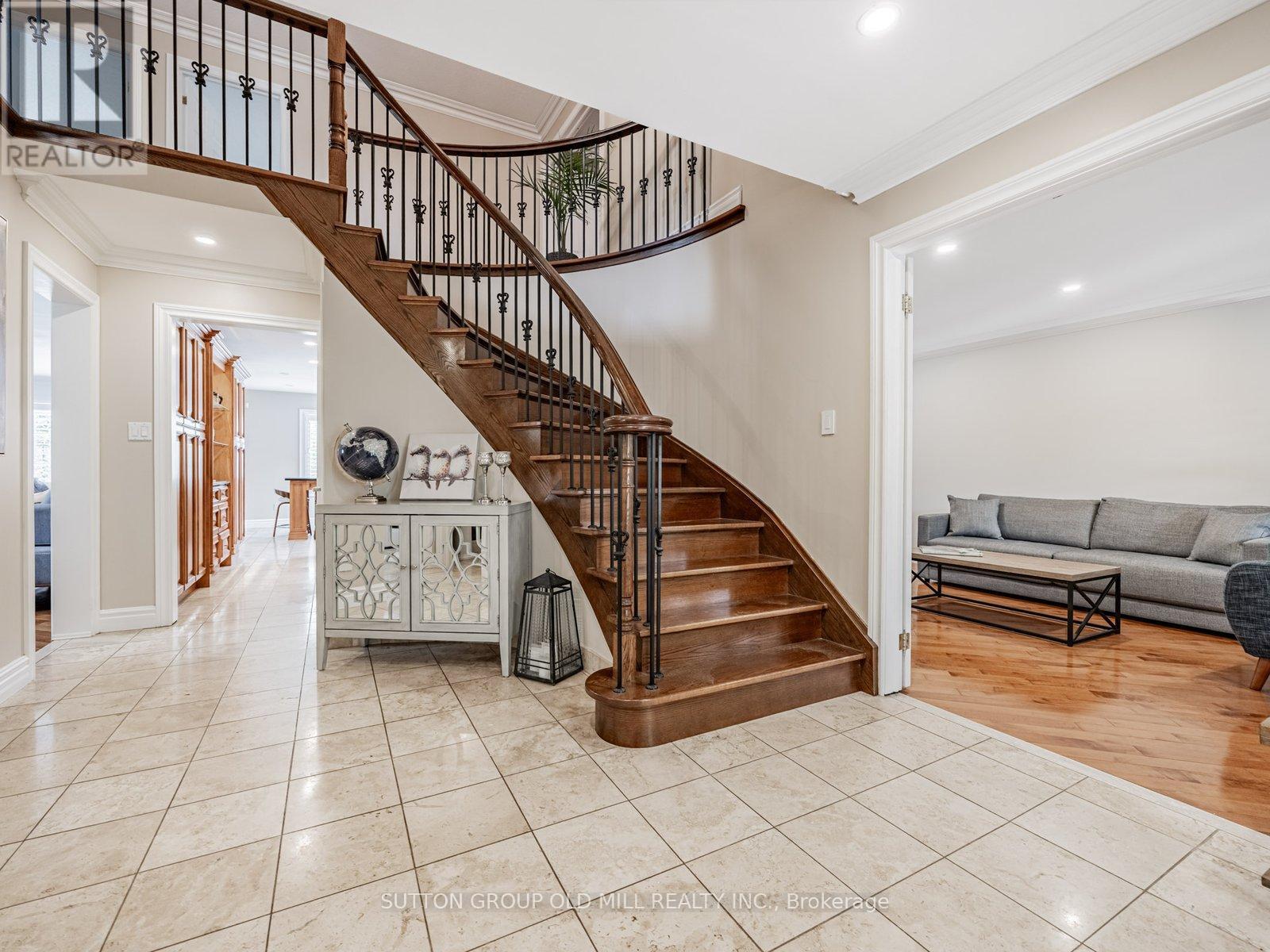 2965 Mulberry Drive, Oakville, Ontario  L6J 7H8 - Photo 5 - W12200609