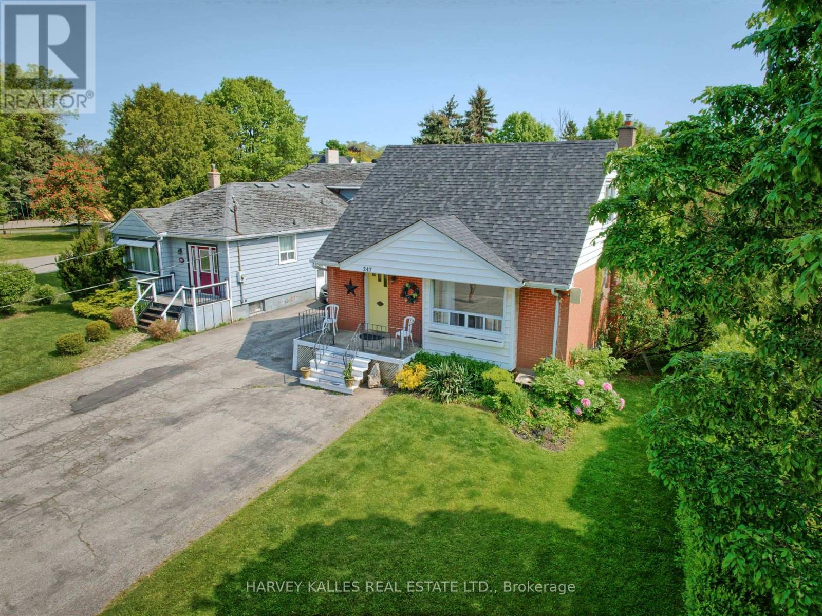 247 Jennings Crescent, Oakville, Ontario  L6L 1W2 - Photo 2 - W12121116