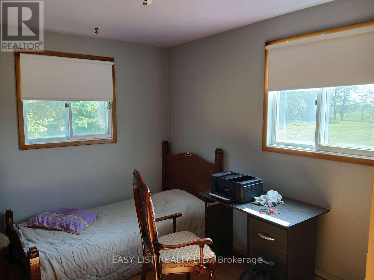 4792 Langbank Line, Dawn-Euphemia, Ontario  N0P 1K0 - Photo 12 - X12200592