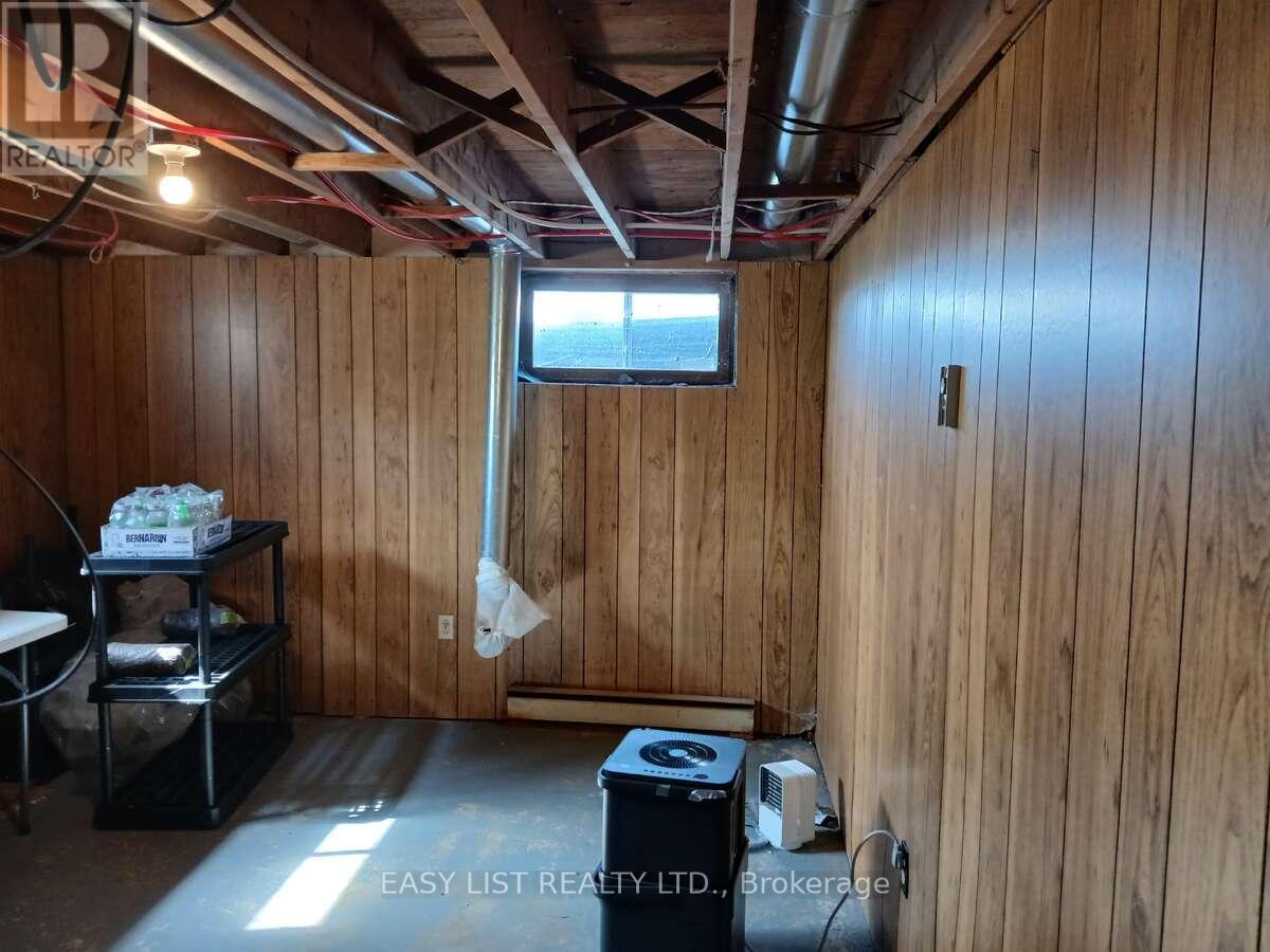 4792 Langbank Line, Dawn-Euphemia, Ontario  N0P 1K0 - Photo 23 - X12200592