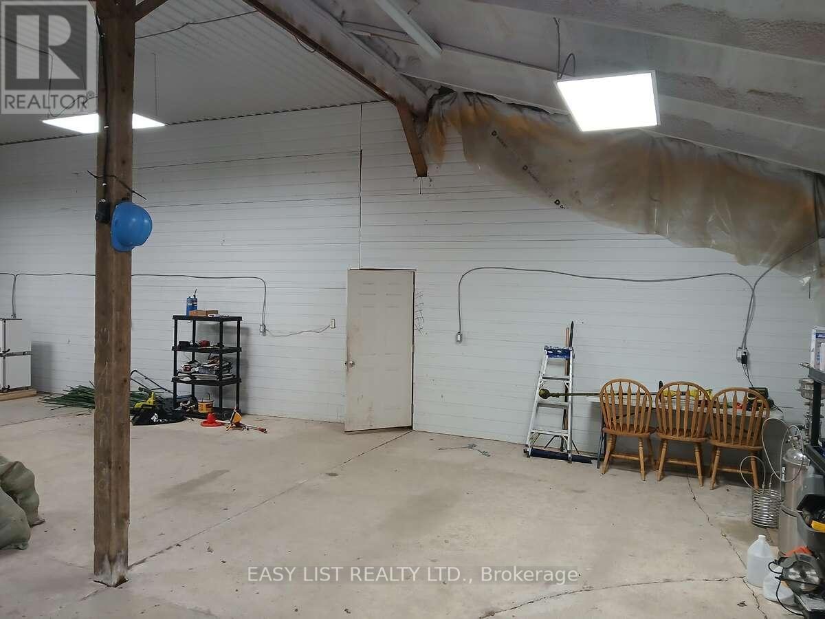 4792 Langbank Line, Dawn-Euphemia, Ontario  N0P 1K0 - Photo 29 - X12200592