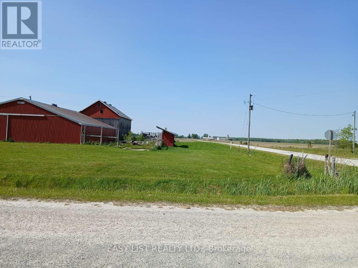 4792 Langbank Line, Dawn-Euphemia, Ontario  N0P 1K0 - Photo 31 - X12200592