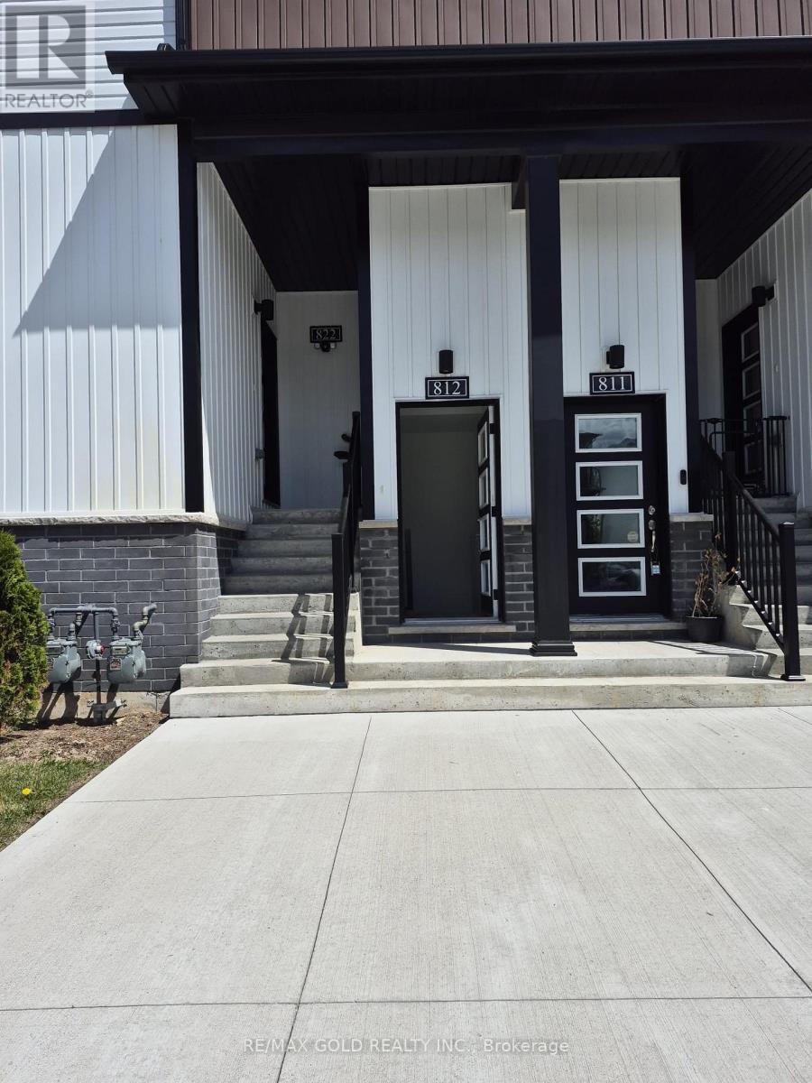 812 - 4263 Fourth Avenue, Niagara Falls, Ontario  L2E 0C2 - Photo 1 - X12200604