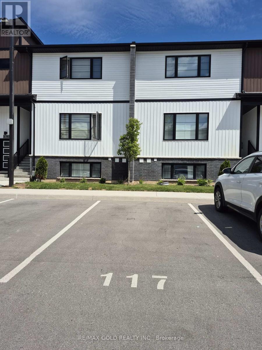 812 - 4263 Fourth Avenue, Niagara Falls, Ontario  L2E 0C2 - Photo 2 - X12200604