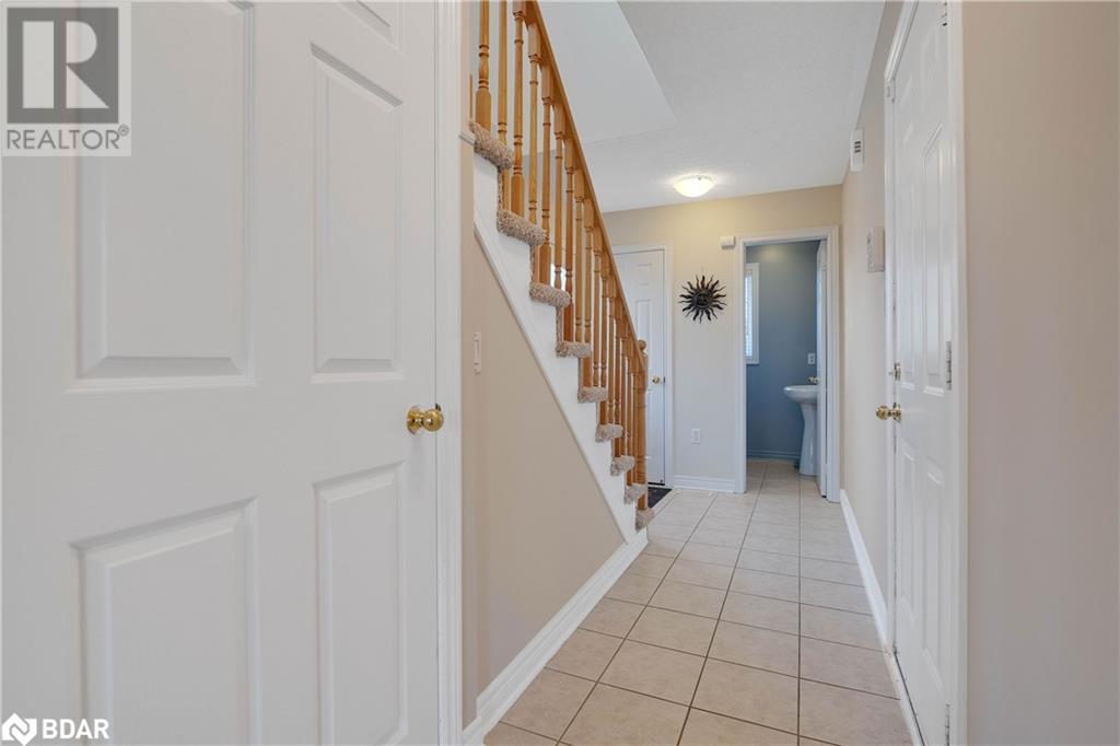 430 Mapleview Drive E Unit# 34, Barrie, Ontario  L4N 0R9 - Photo 7 - 40737088