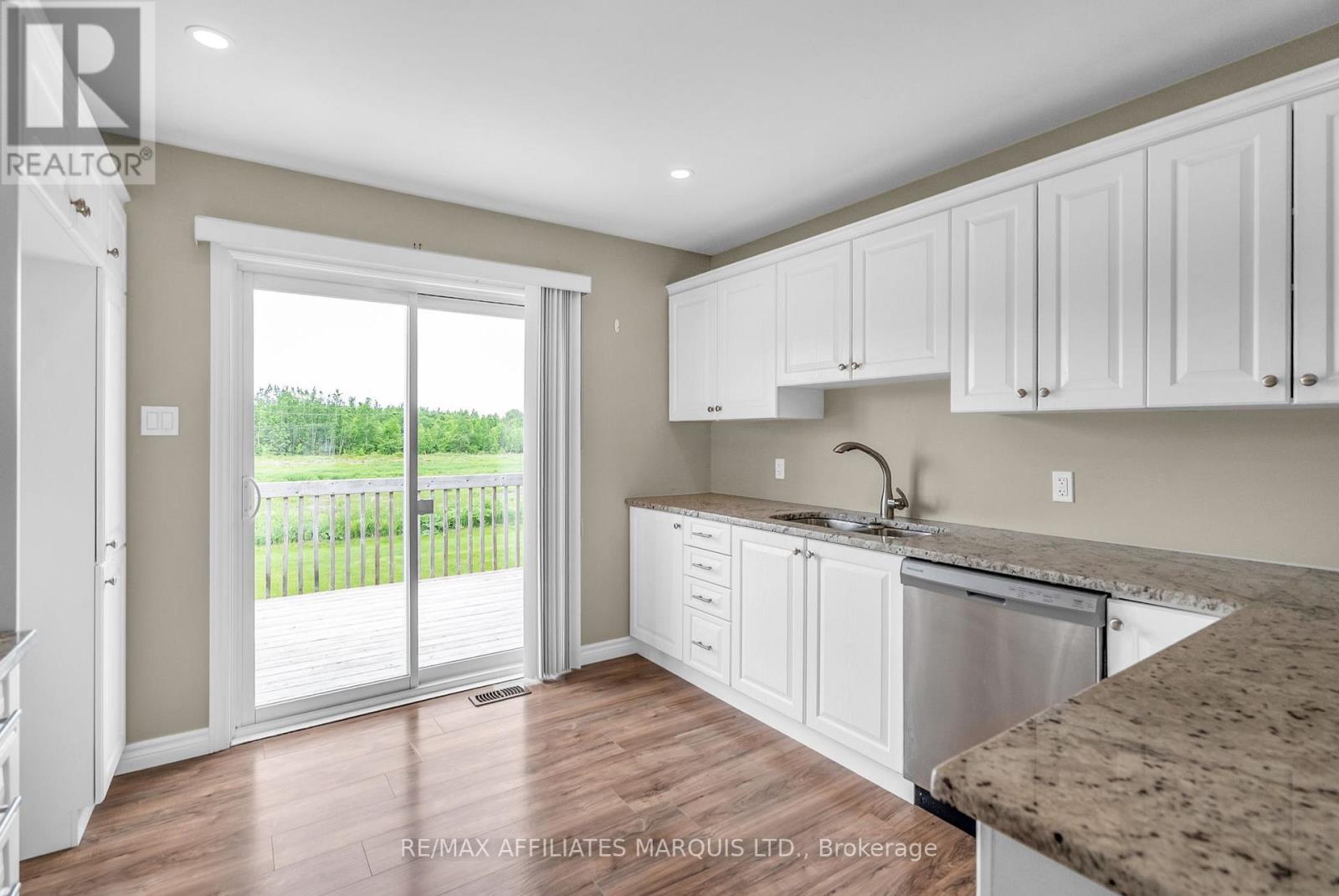 95 French Avenue, South Stormont, Ontario  K0C 1P0 - Photo 10 - X12200663