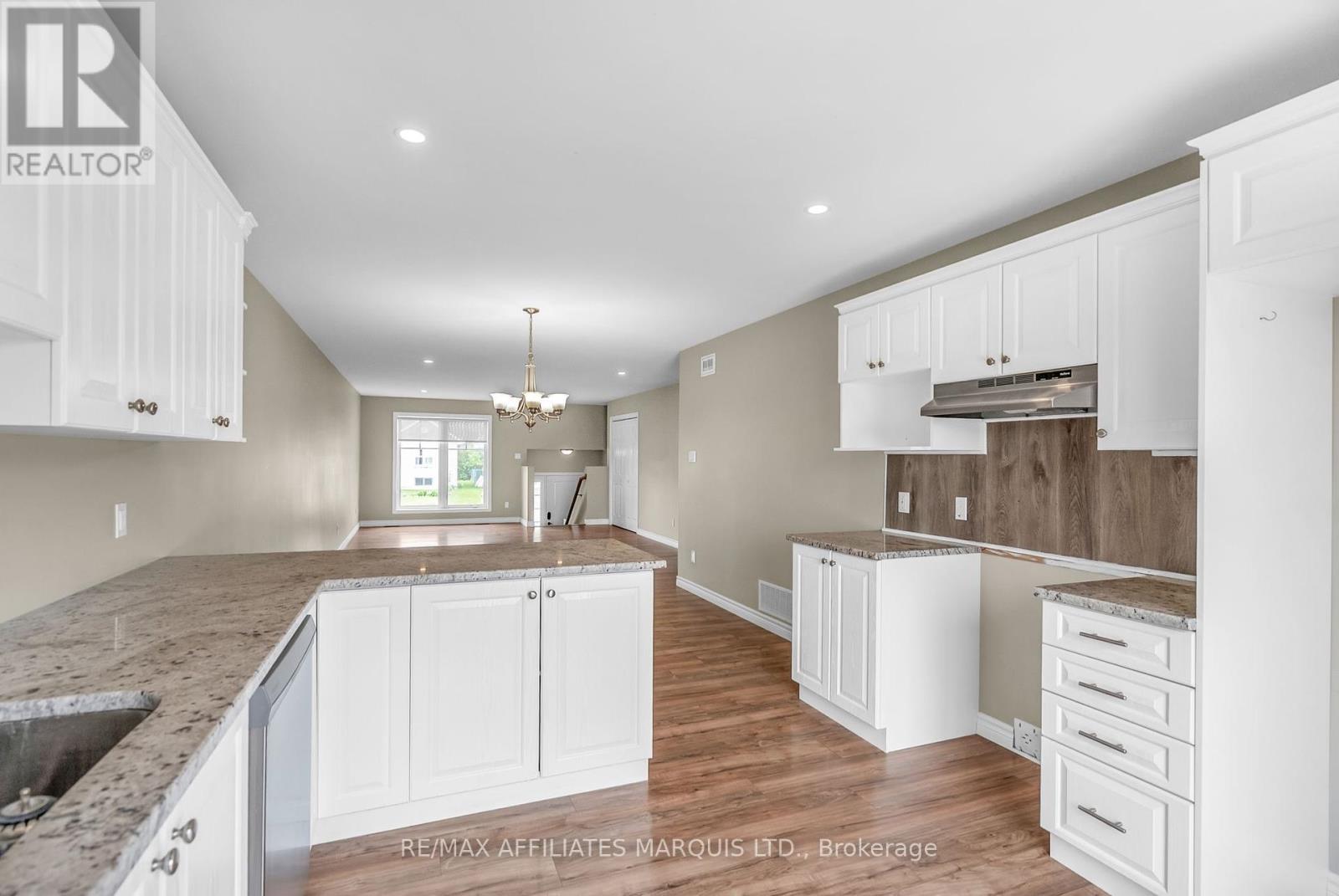 95 French Avenue, South Stormont, Ontario  K0C 1P0 - Photo 11 - X12200663