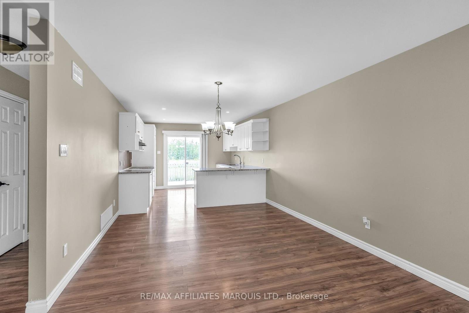 95 French Avenue, South Stormont, Ontario  K0C 1P0 - Photo 6 - X12200663