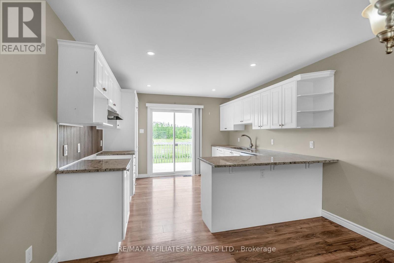 95 French Avenue, South Stormont, Ontario  K0C 1P0 - Photo 8 - X12200663