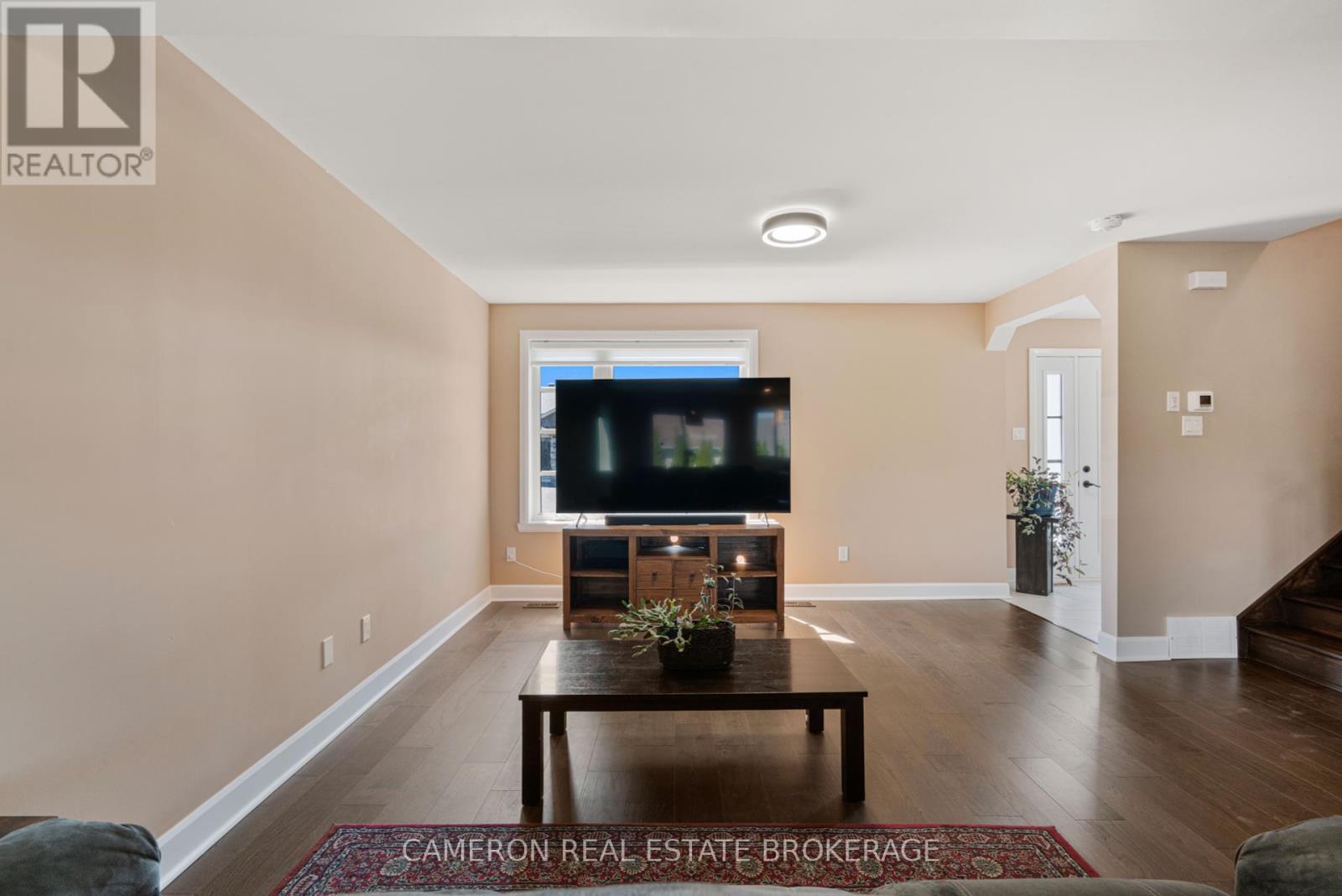 205 Eastport Drive, Cornwall, Ontario  K6H 0G9 - Photo 4 - X12200674