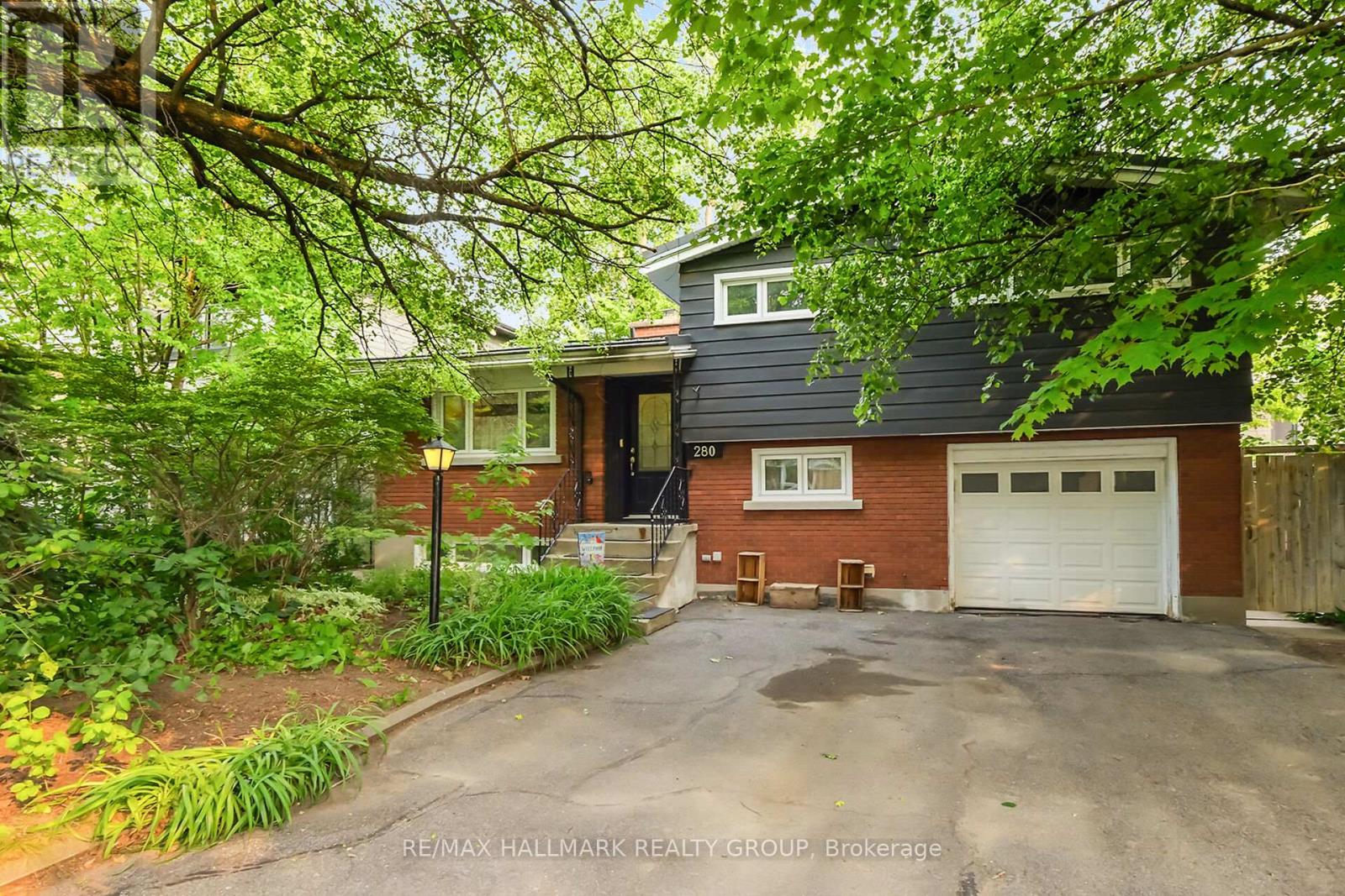 280 Clare Street, Ottawa, Ontario  K1Z 7E4 - Photo 1 - X12200623