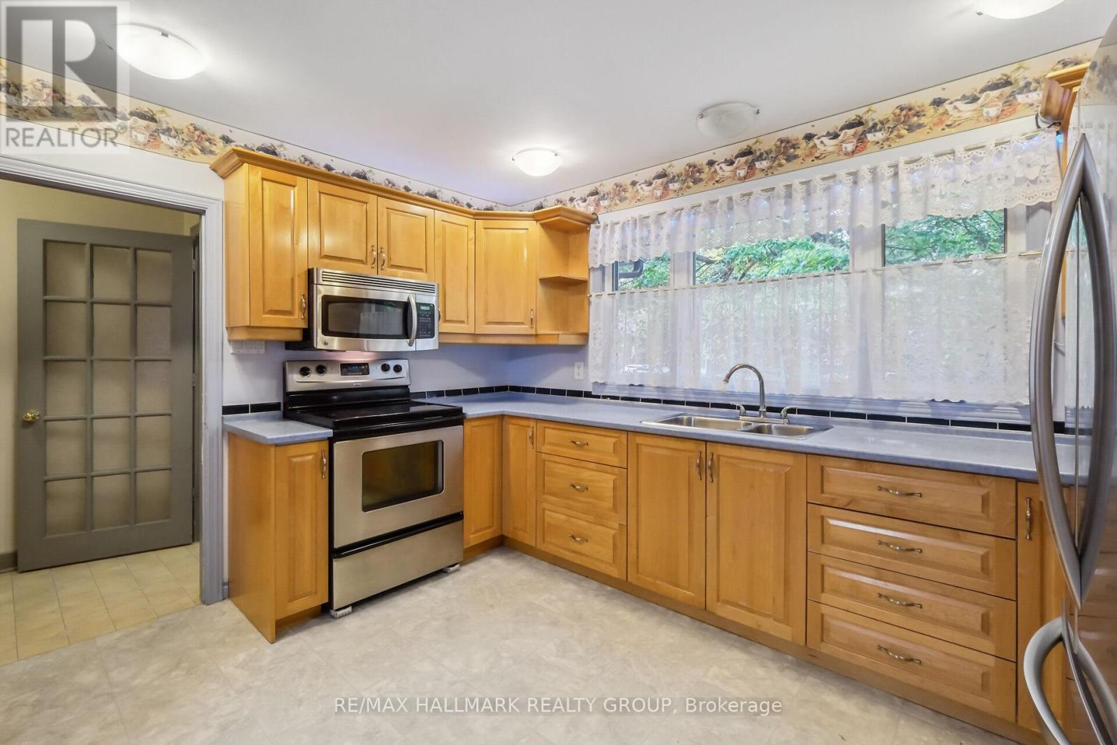 280 Clare Street, Ottawa, Ontario  K1Z 7E4 - Photo 10 - X12200623