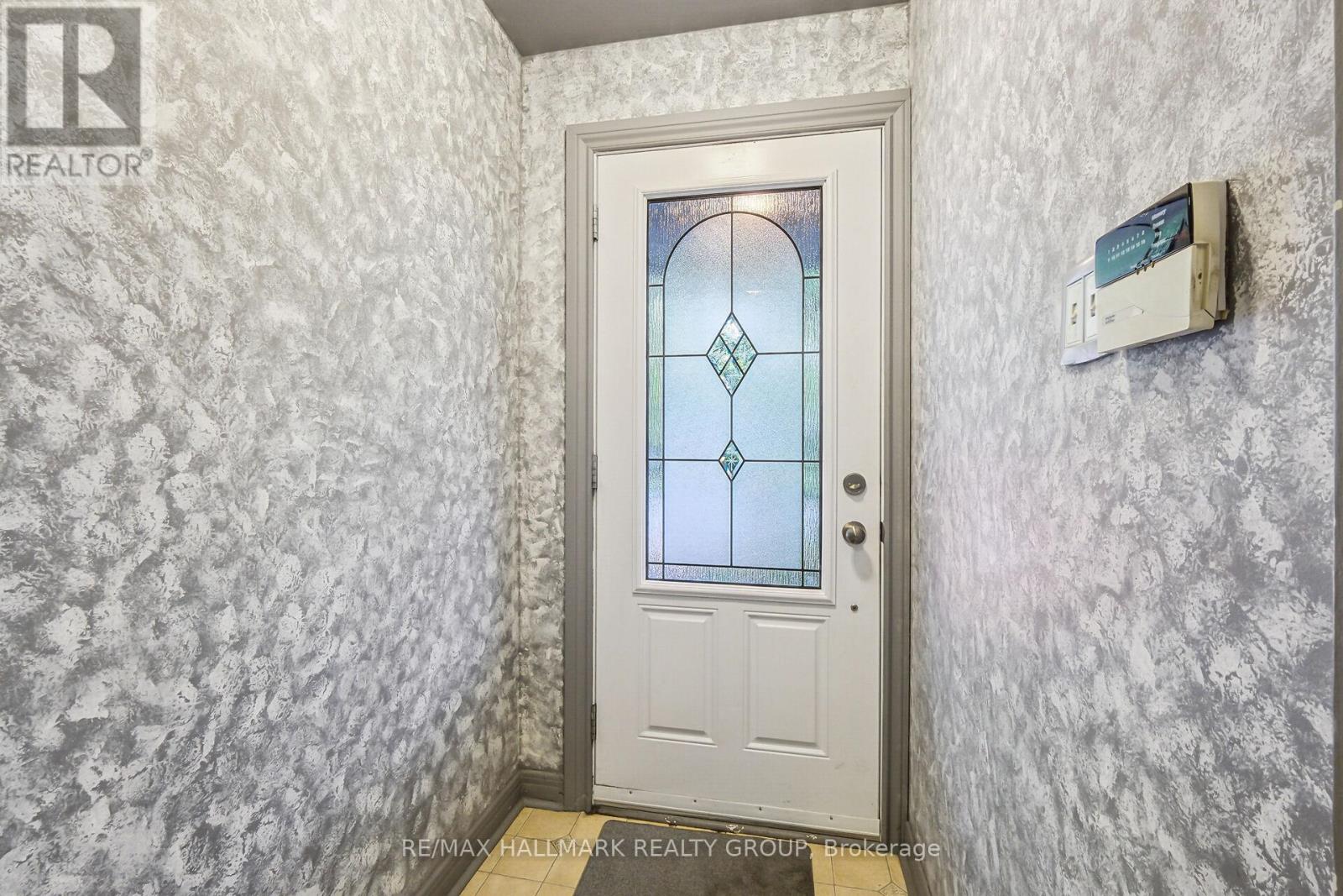 280 Clare Street, Ottawa, Ontario  K1Z 7E4 - Photo 6 - X12200623