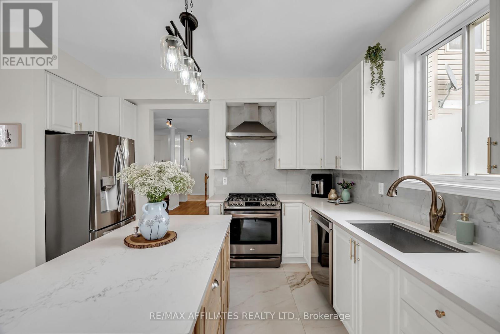 34 Catterick Crescent, Ottawa, Ontario  K2K 3M5 - Photo 10 - X12200653