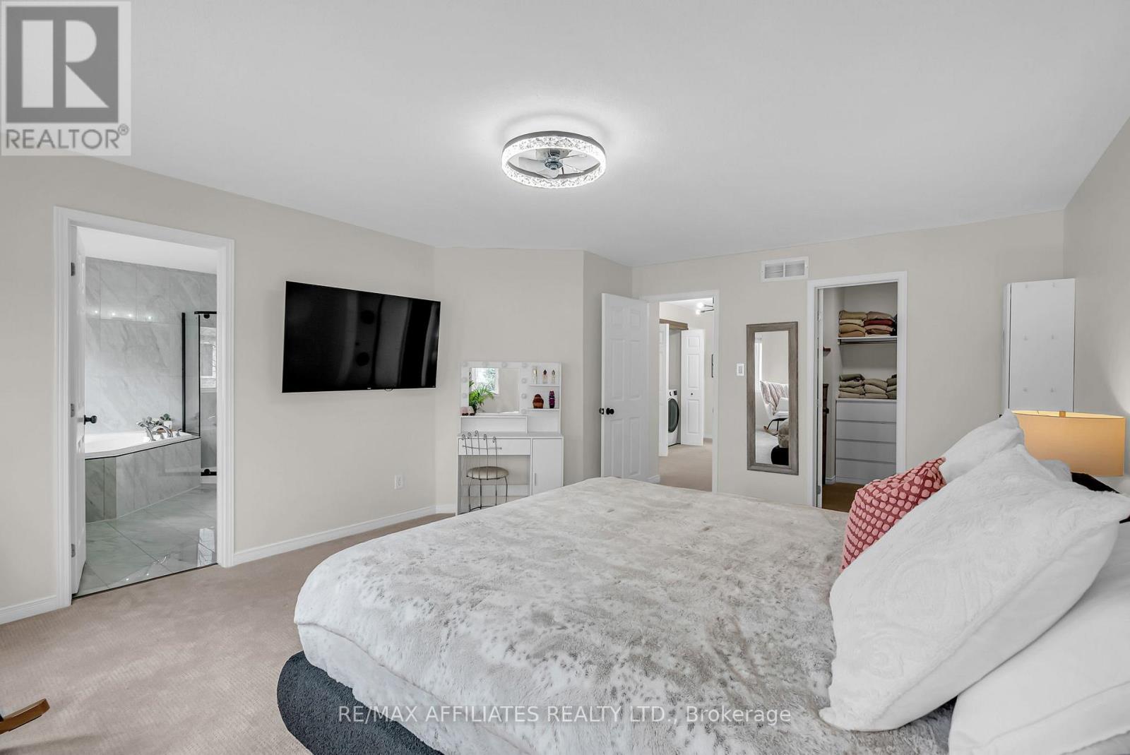 34 Catterick Crescent, Ottawa, Ontario  K2K 3M5 - Photo 20 - X12200653