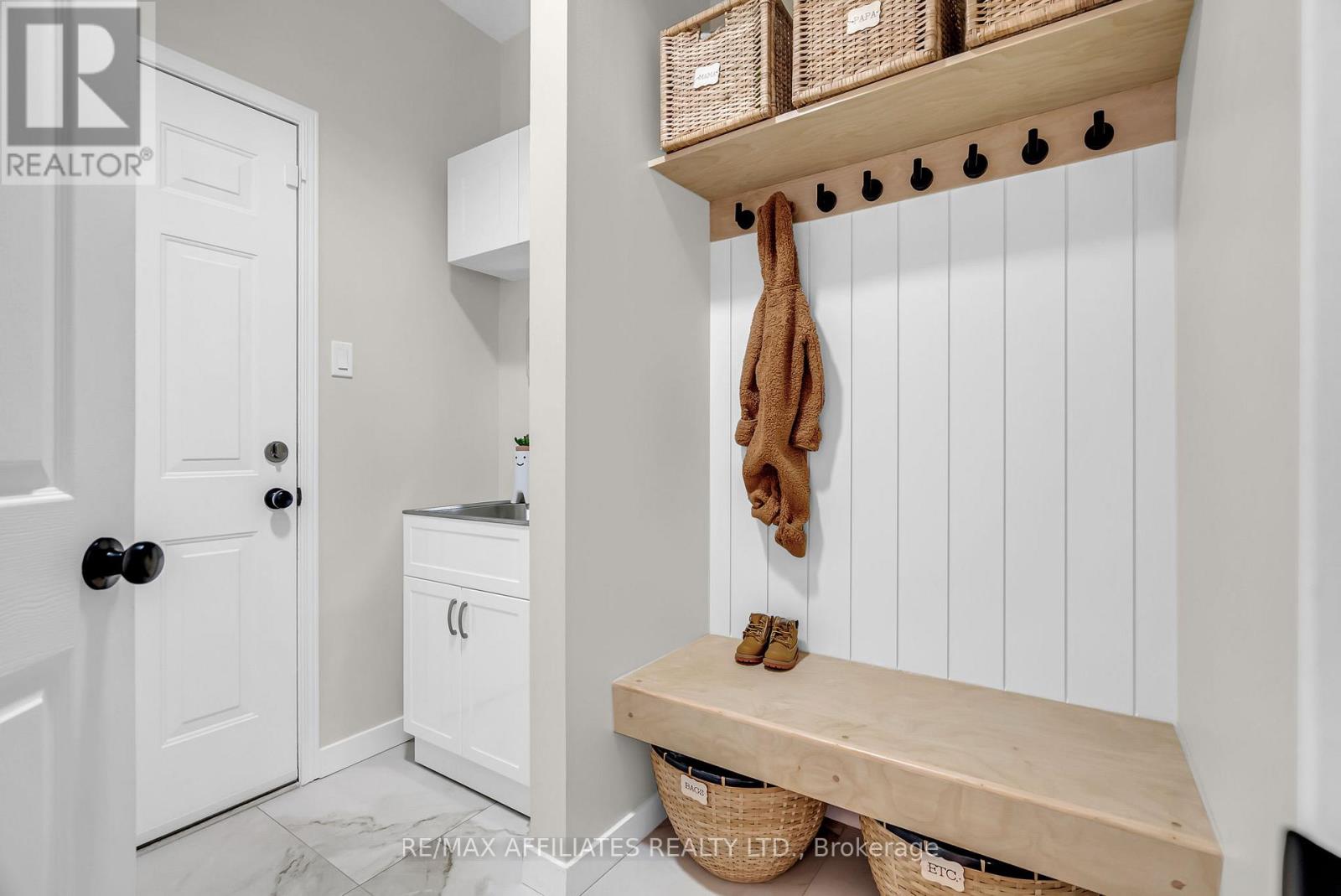 34 Catterick Crescent, Ottawa, Ontario  K2K 3M5 - Photo 6 - X12200653