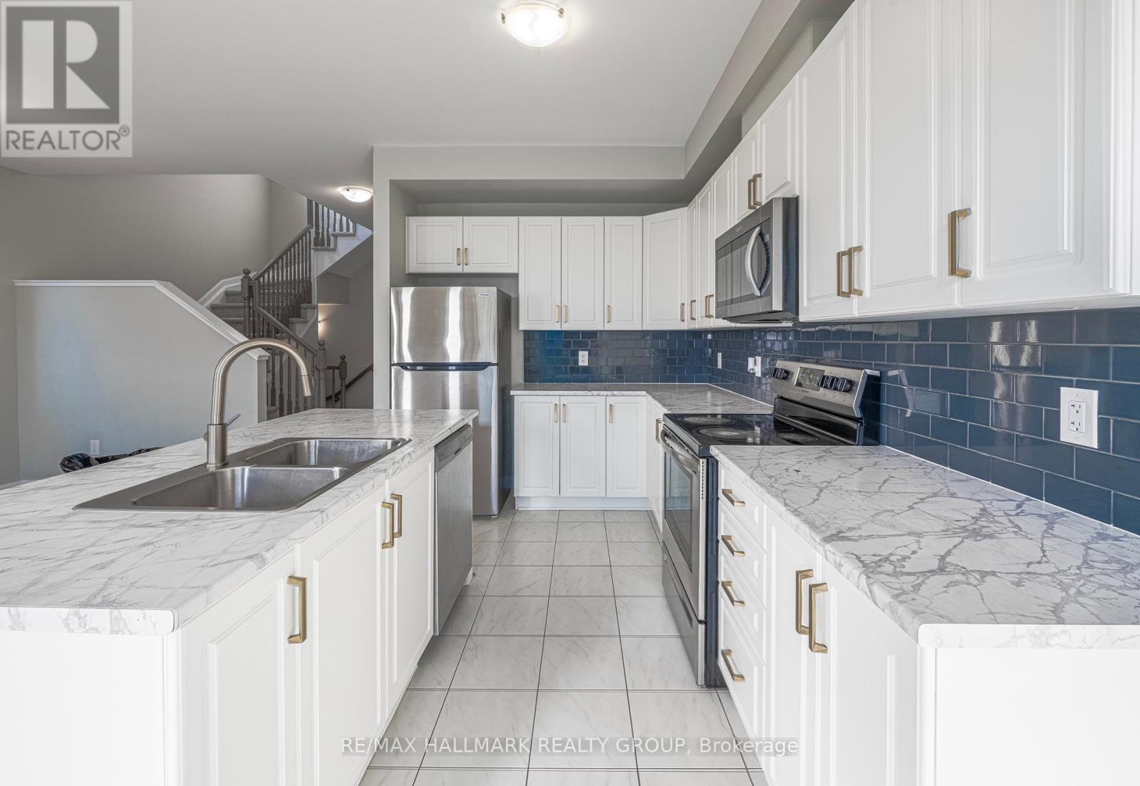 646 Hamsa Street, Ottawa, Ontario  K2J 6Z7 - Photo 7 - X12200662