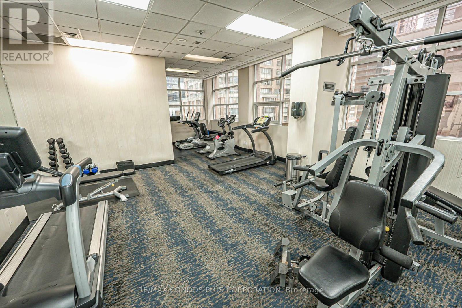 1810 - 736 Bay Street, Toronto, Ontario  M5G 2M4 - Photo 22 - C12200632