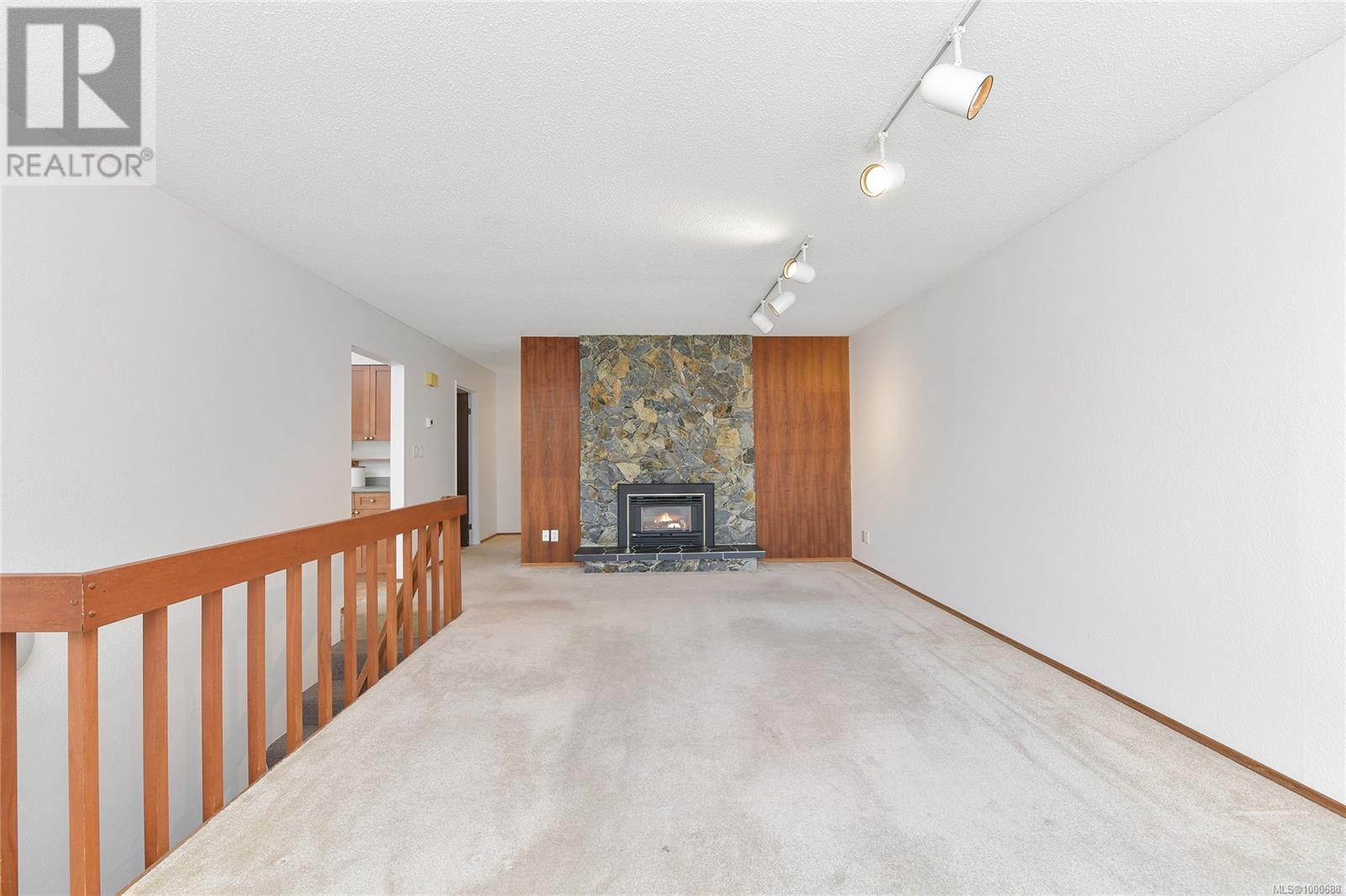 Property at 4387 Torrington Pl image 4