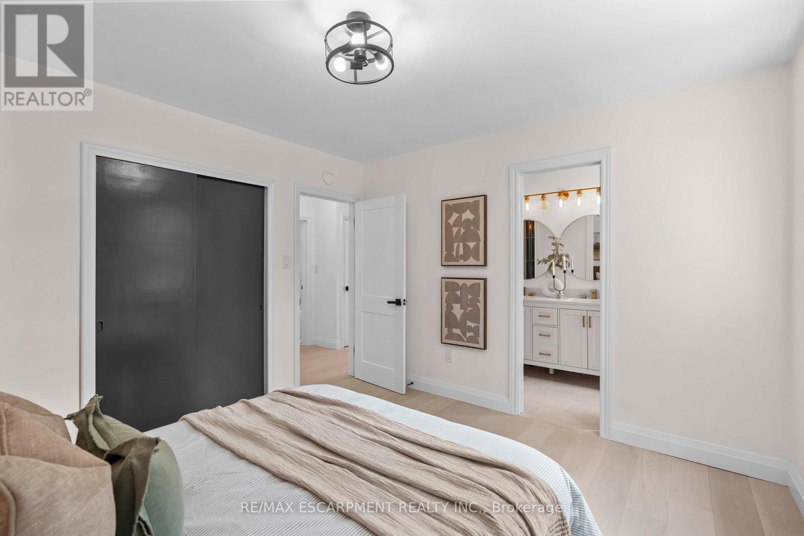 6 Mulock Avenue, Hamilton (Sunninghill), Ontario  L8T 1H3 - Photo 23 - X12200049