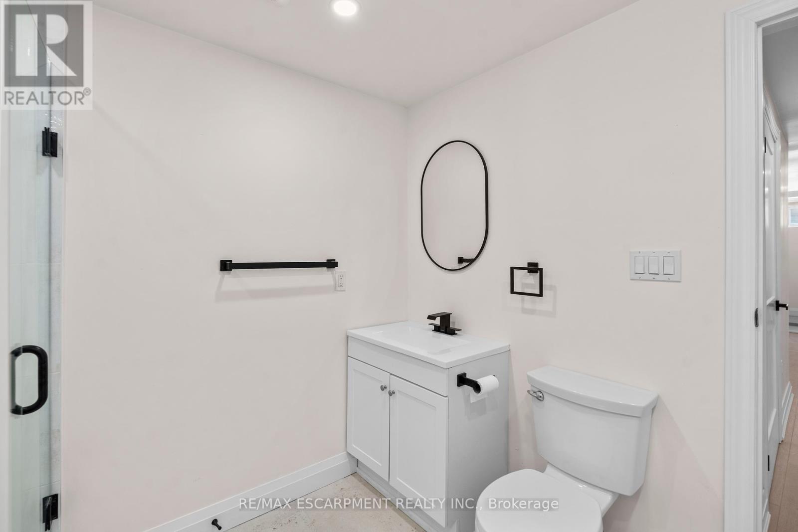 6 Mulock Avenue, Hamilton (Sunninghill), Ontario  L8T 1H3 - Photo 31 - X12200049