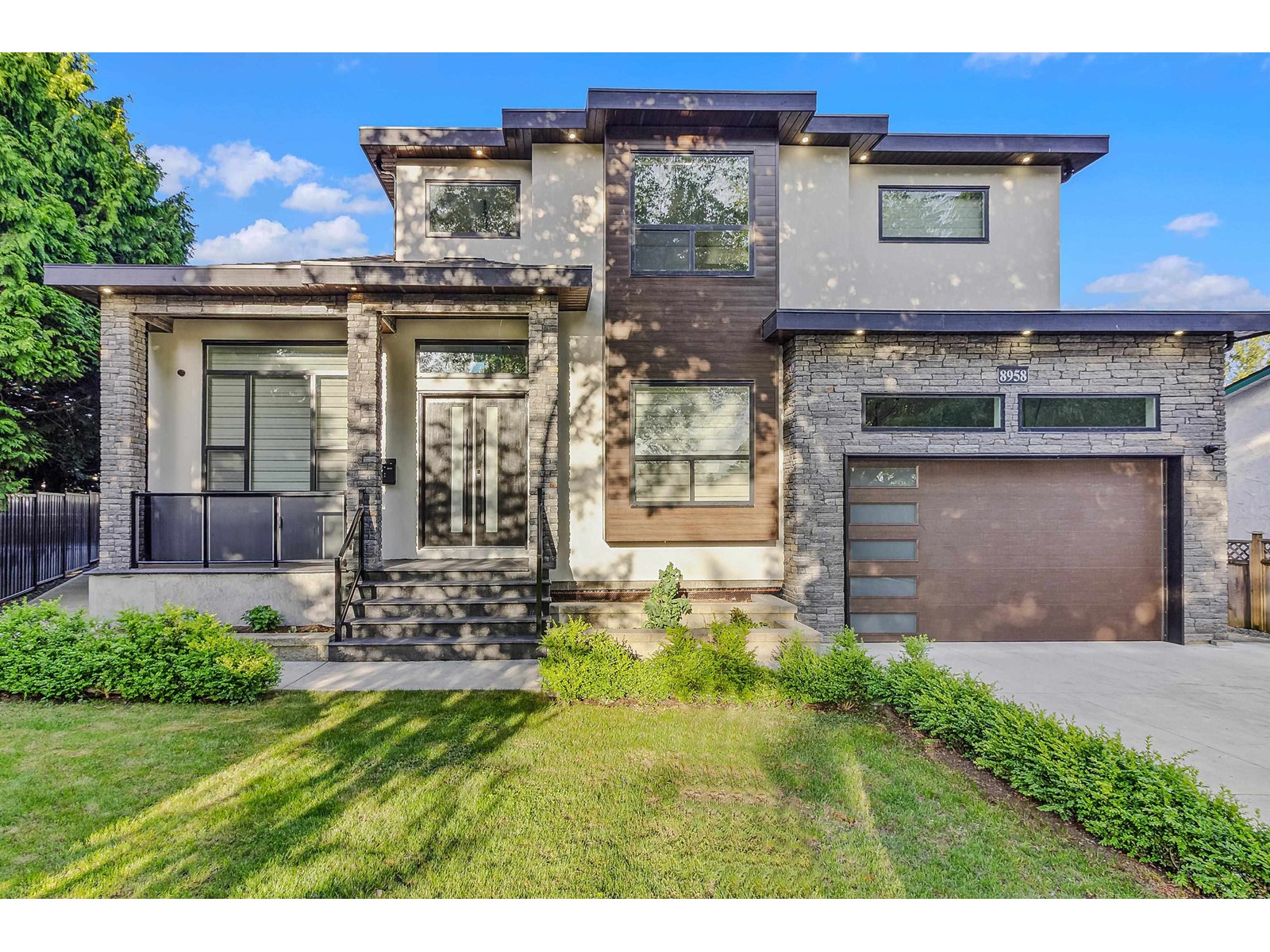 8958 139a Street, Surrey, British Columbia  V3V 7G5 - Photo 2 - R3009137