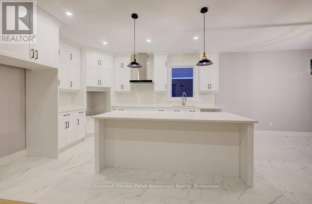 705 Hollinger Drive, North Perth, Ontario  N4W 3V2 - Photo 10 - X11958347