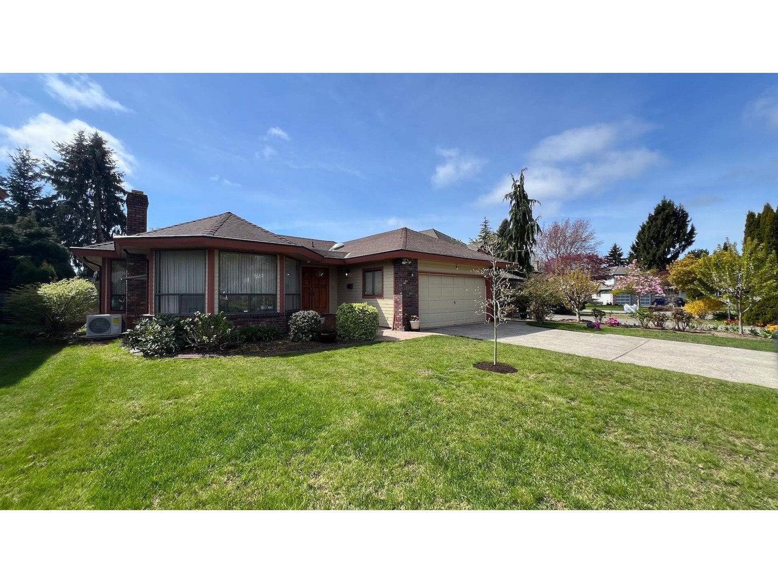 14962 20a Avenue, Surrey, British Columbia  V4A 8G2 - Photo 2 - R3012157